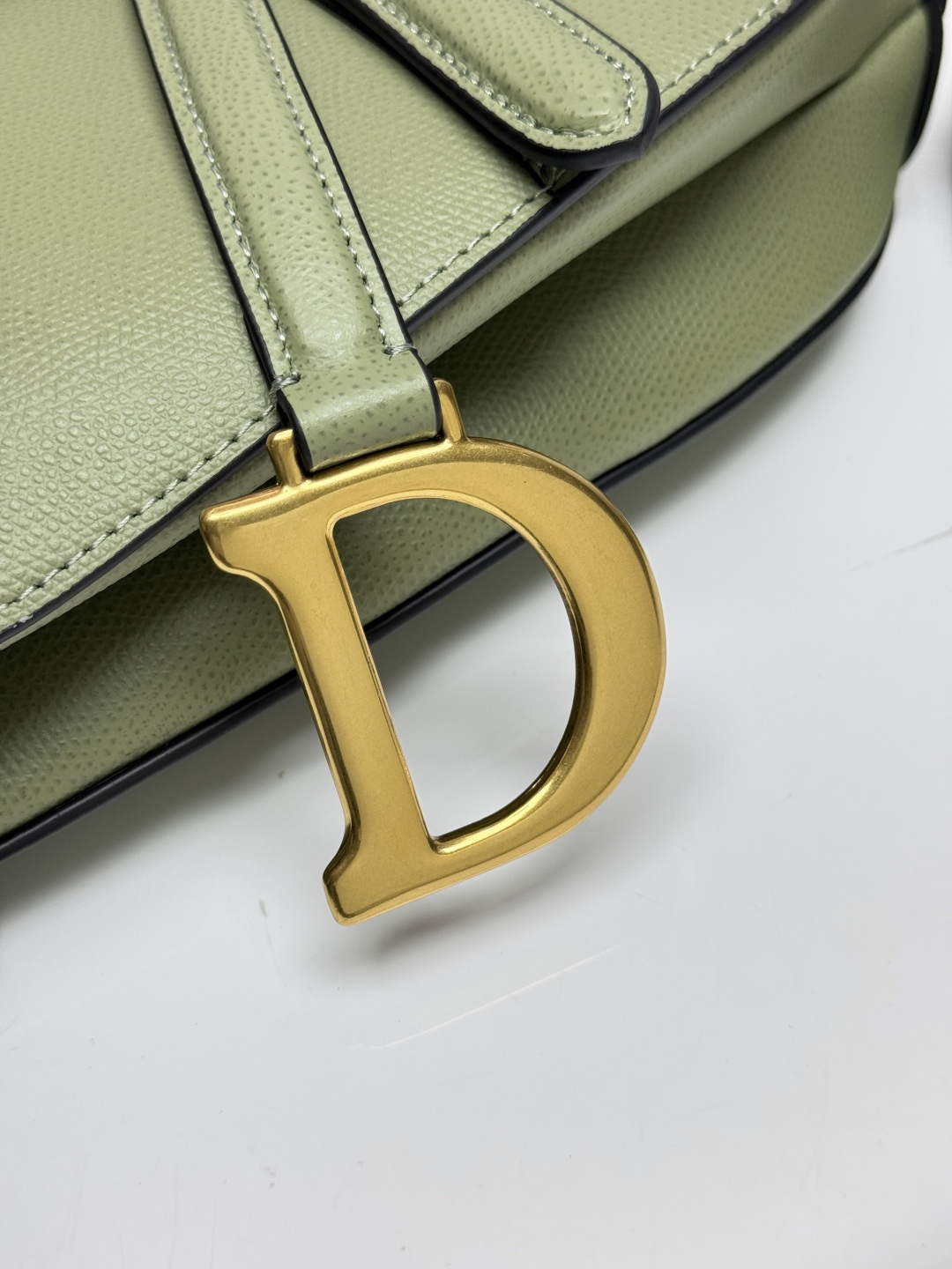 Dior 復刻馬鞍包 薄荷綠清新單肩包時尚斜背設計| 8 Dior 復刻馬鞍包 薄荷綠清新單肩包時尚斜背設計