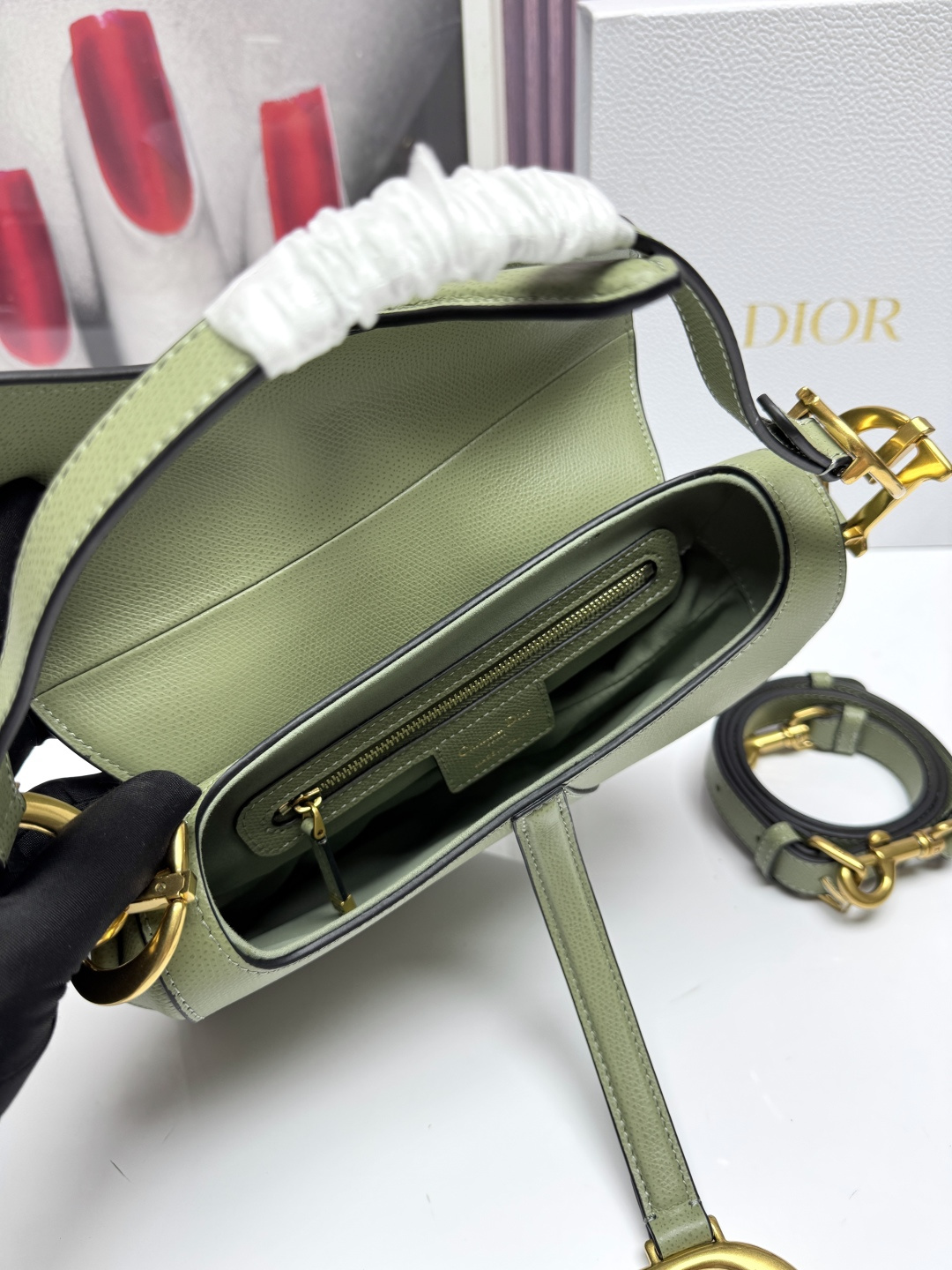 Dior 復刻馬鞍包 薄荷綠清新單肩包時尚斜背設計| 7 Dior 復刻馬鞍包 薄荷綠清新單肩包時尚斜背設計
