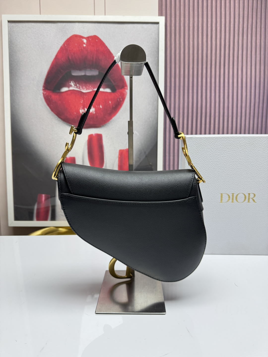 Dior 高仿馬鞍包 經典黑色粒面皮革單肩包百搭斜背設計款| 14 Dior 高仿馬鞍包 經典黑色粒面皮革單肩包百搭斜背設計款