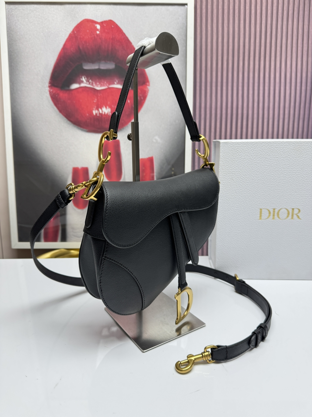 Dior 高仿馬鞍包 經典黑色粒面皮革單肩包百搭斜背設計款| 13 Dior 高仿馬鞍包 經典黑色粒面皮革單肩包百搭斜背設計款