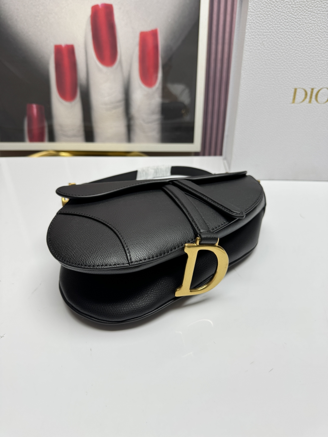 Dior 高仿馬鞍包 經典黑色粒面皮革單肩包百搭斜背設計款| 9 Dior 高仿馬鞍包 經典黑色粒面皮革單肩包百搭斜背設計款