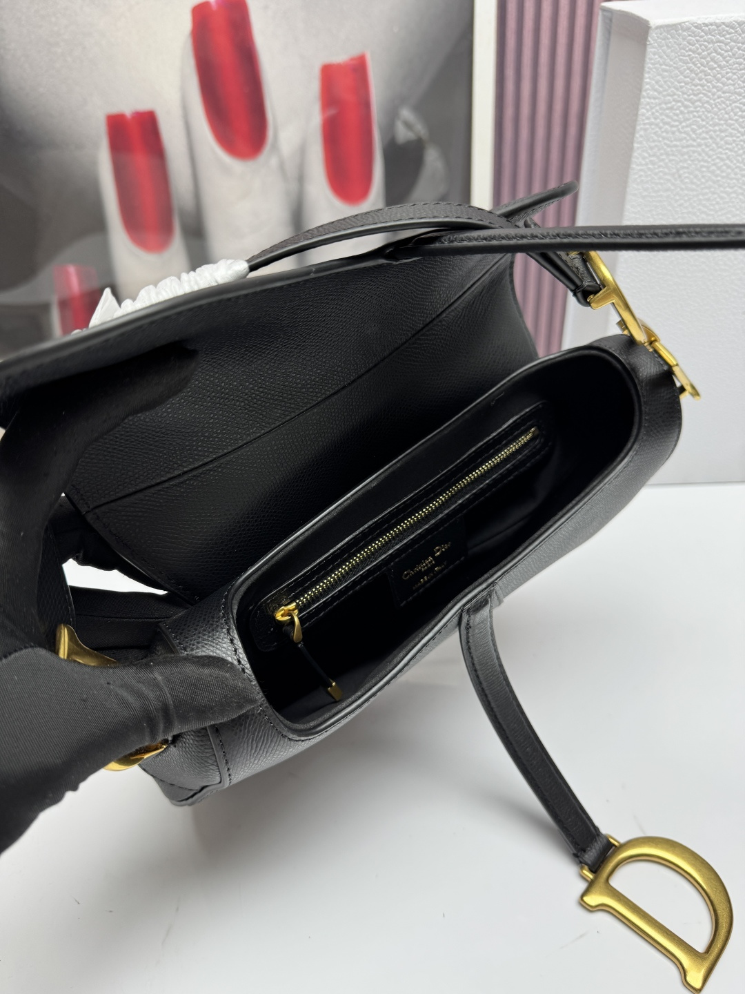Dior 高仿馬鞍包 經典黑色粒面皮革單肩包百搭斜背設計款| 7 Dior 高仿馬鞍包 經典黑色粒面皮革單肩包百搭斜背設計款
