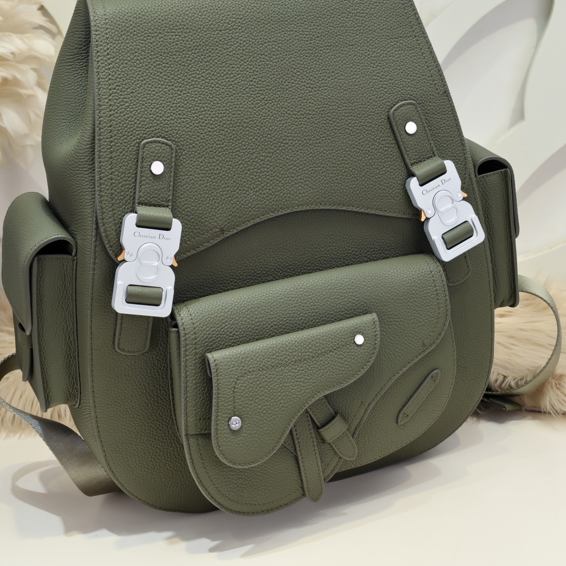 Dior 高仿 Rider軍綠粒面牛皮後背包大容量旅行包| 12 Dior 高仿 Rider軍綠粒面牛皮後背包大容量旅行包