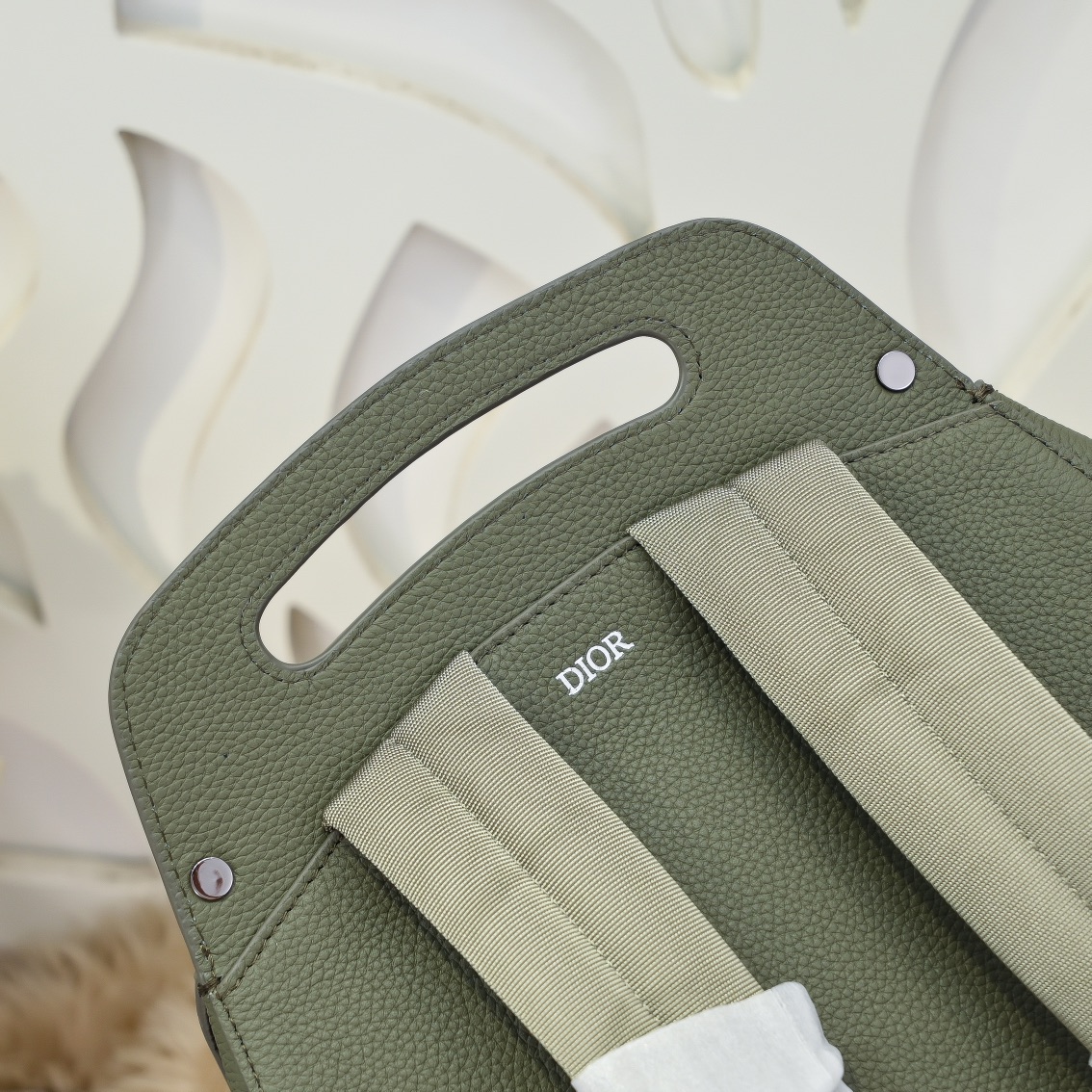 Dior 高仿 Rider軍綠粒面牛皮後背包大容量旅行包| 10 Dior 高仿 Rider軍綠粒面牛皮後背包大容量旅行包