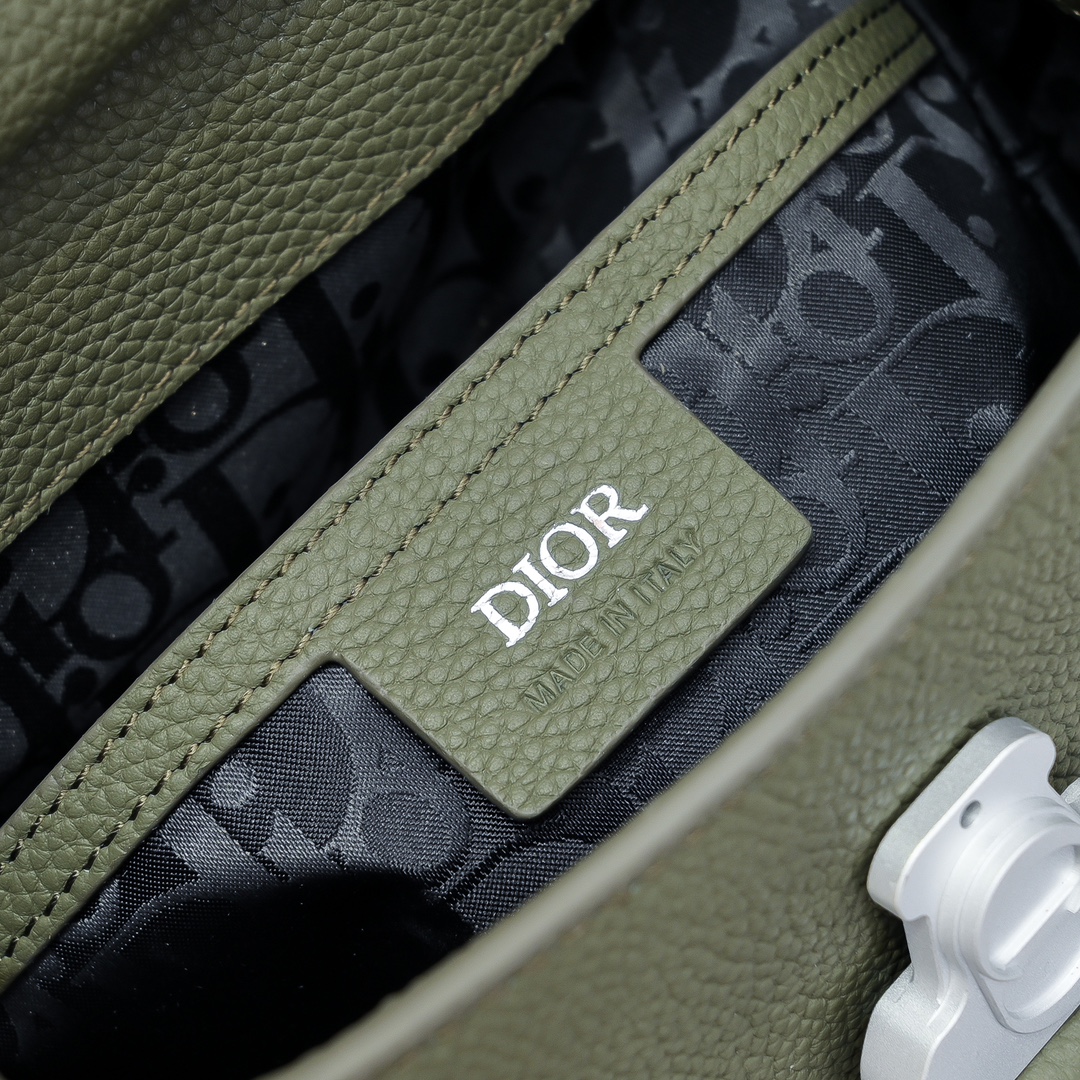 Dior 一比一 Safari軍綠斜背包經典翻蓋男士包款| 8 Dior 一比一 Safari軍綠斜背包經典翻蓋男士包款