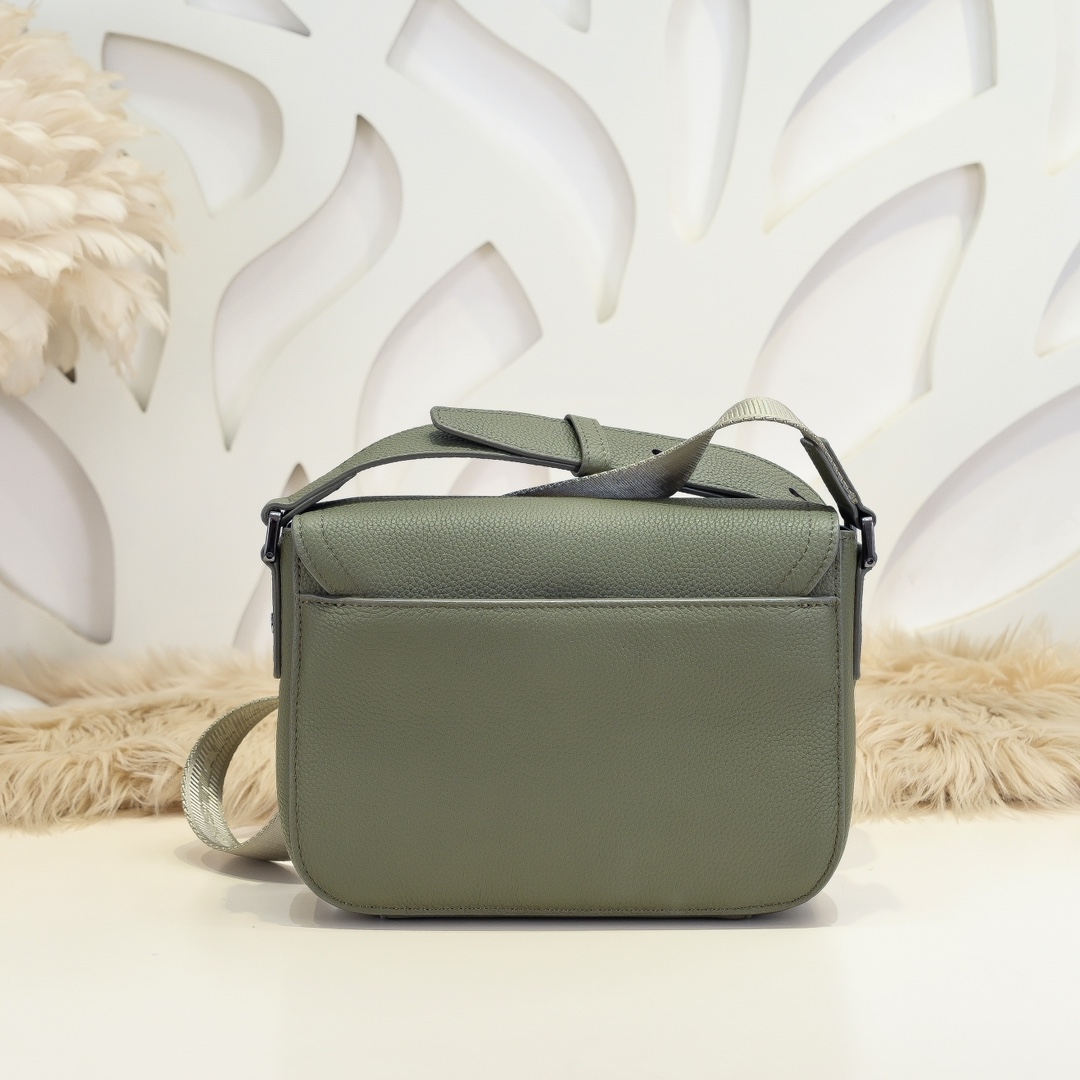 Dior 高仿 Safari Oblique老花翻蓋斜背包軍綠配色| 13 Dior 高仿 Safari Oblique老花翻蓋斜背包軍綠配色