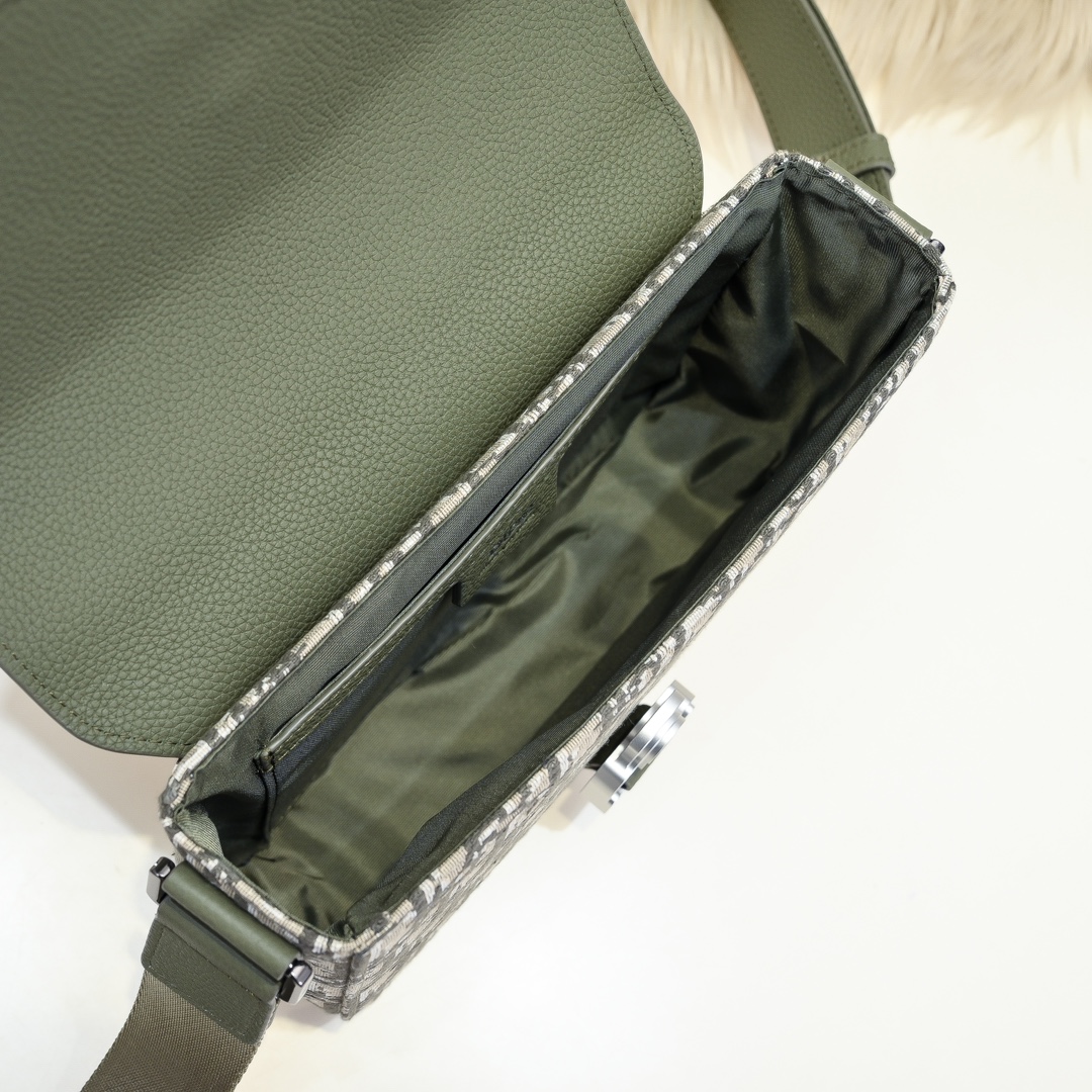 Dior 高仿 Oblique老花郵差包軍綠斜背男包| 7 Dior 高仿 Oblique老花郵差包軍綠斜背男包