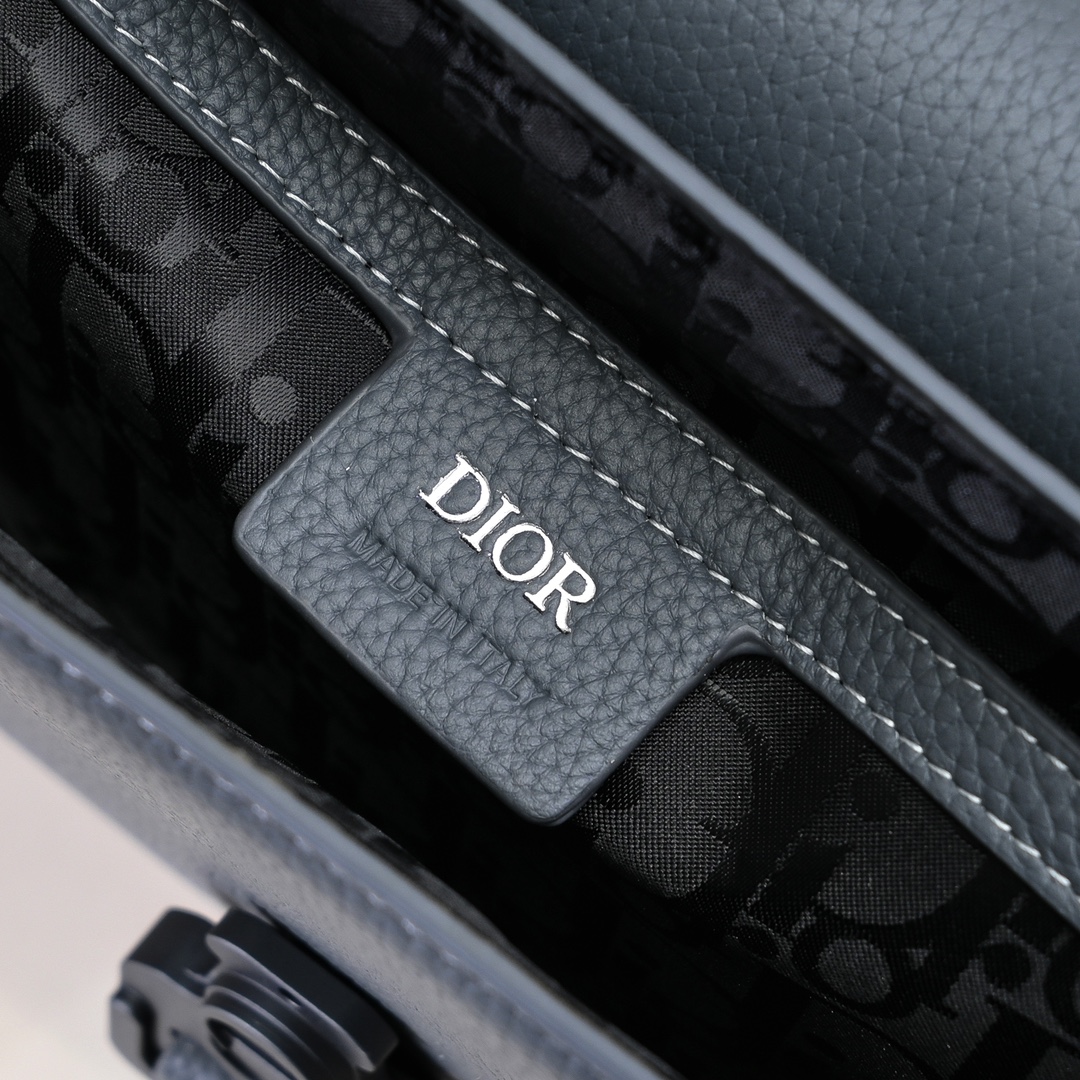Dior 高仿 Safari灰藍粒面皮革斜背包精品男包| 8 Dior 高仿 Safari灰藍粒面皮革斜背包精品男包