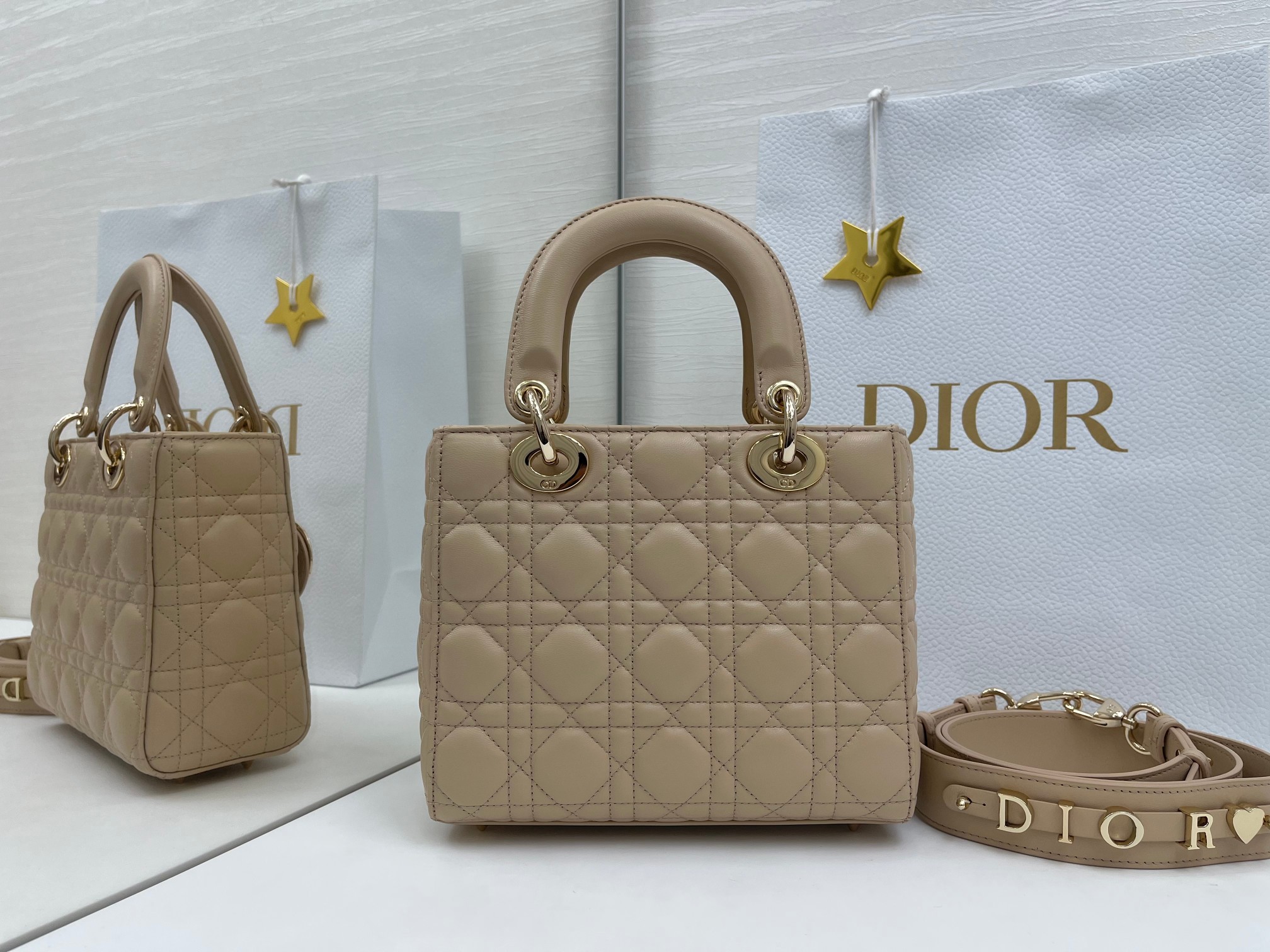 高仿Dior Lady Dior奶茶色藤格紋戴妃包女士手提斜挎包| 13 高仿Dior Lady Dior奶茶色藤格紋戴妃包女士手提斜挎包