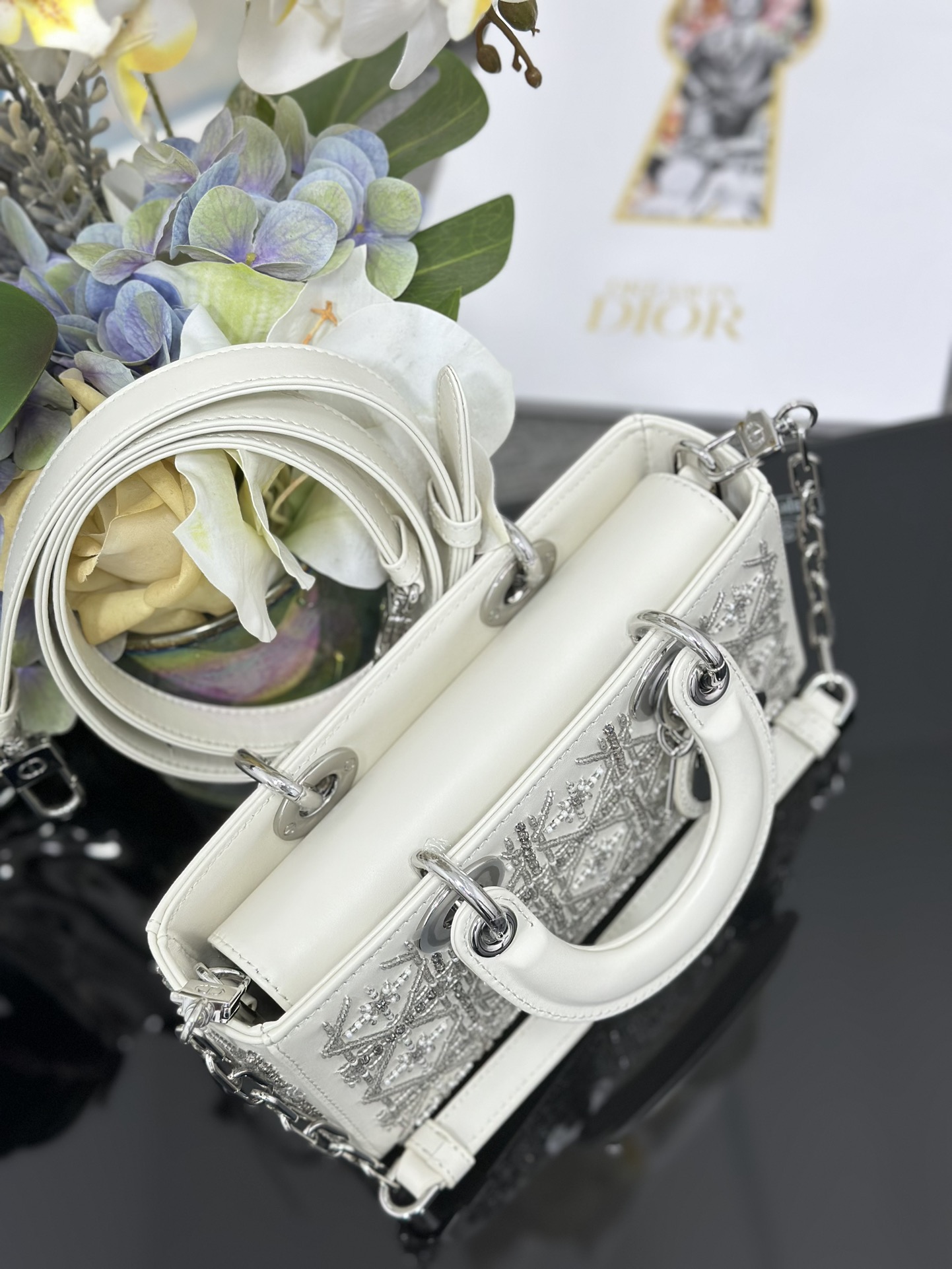 高仿Dior Lady Dior銀白刺繡戴妃包迷你鏈條女包| 9 高仿Dior Lady Dior銀白刺繡戴妃包迷你鏈條女包