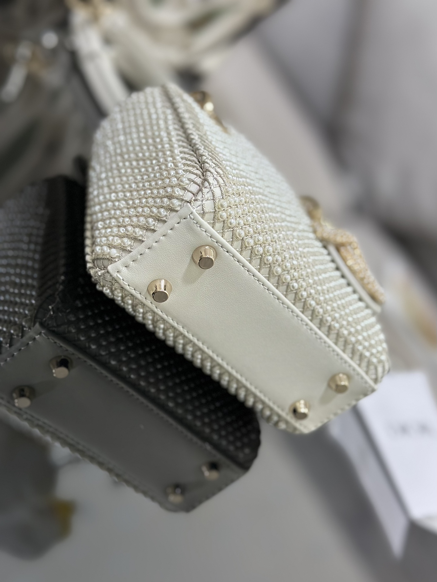 原單Dior Lady Dior珍珠滿鑽白色戴妃包高級女包| 12 原單Dior Lady Dior珍珠滿鑽白色戴妃包高級女包