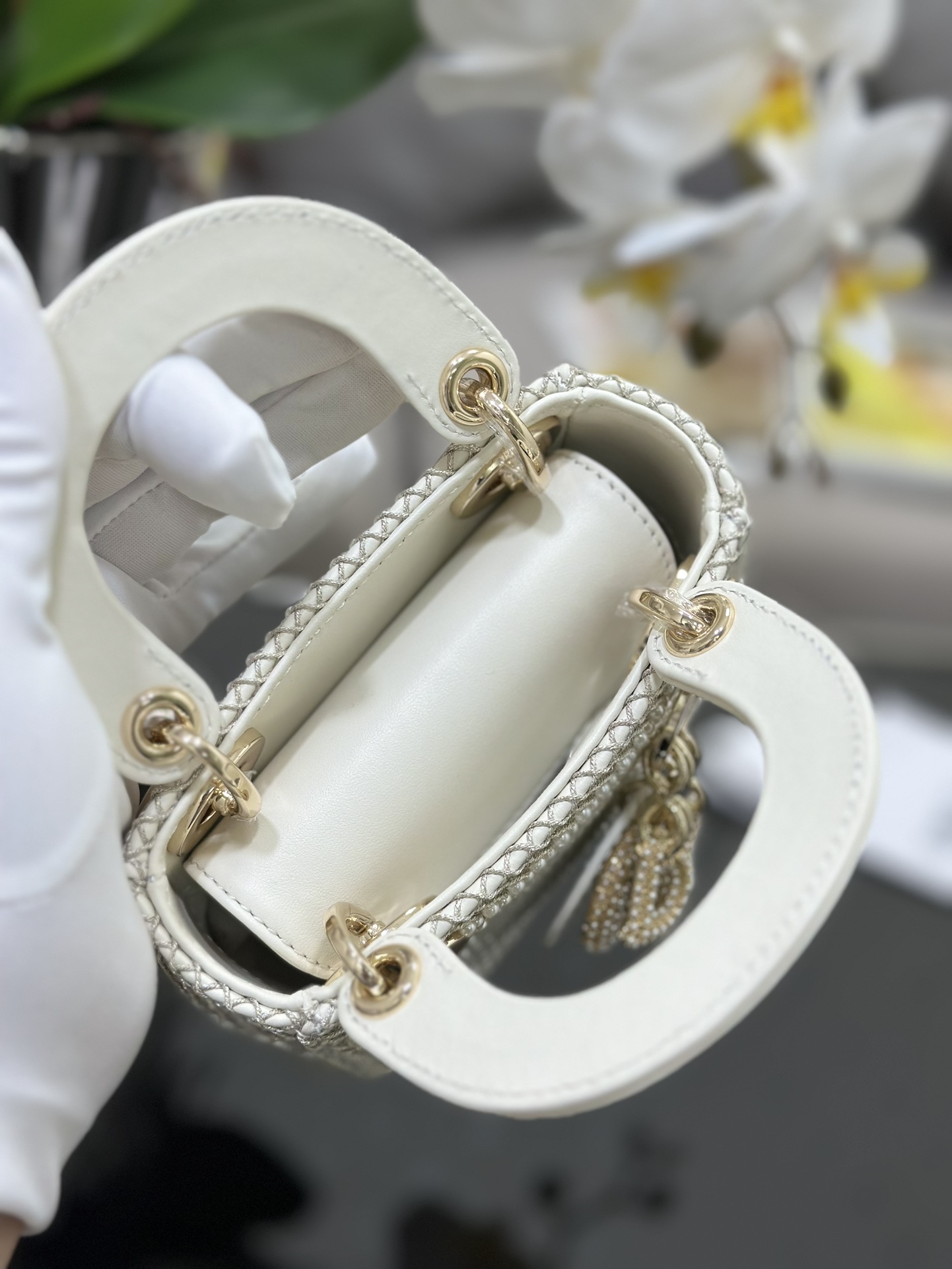 原單Dior Lady Dior珍珠滿鑽白色戴妃包高級女包| 9 原單Dior Lady Dior珍珠滿鑽白色戴妃包高級女包