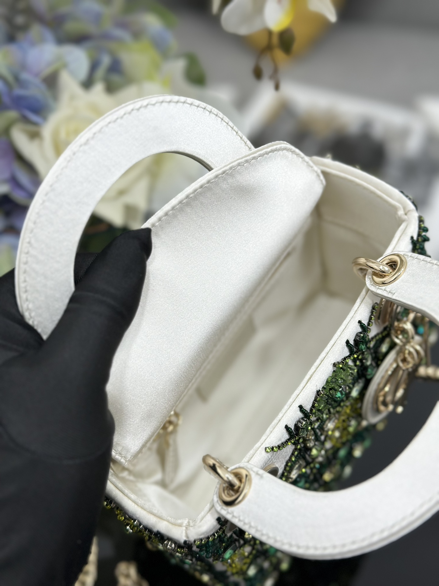 高仿Dior Lady Dior綠色寶石刺繡迷你戴妃包鏈條女包| 8 高仿Dior Lady Dior綠色寶石刺繡迷你戴妃包鏈條女包