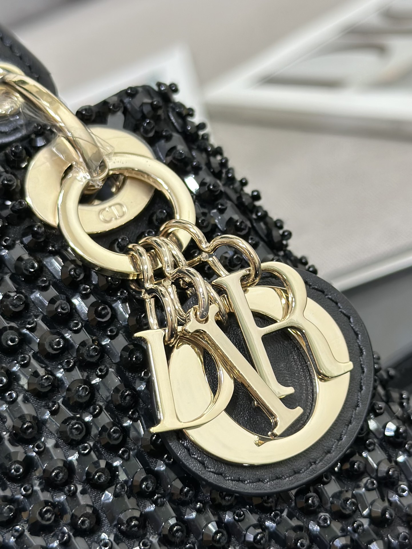 高仿Dior Lady Dior黑色滿鑽迷你戴妃包時尚斜挎包| 10 高仿Dior Lady Dior黑色滿鑽迷你戴妃包時尚斜挎包