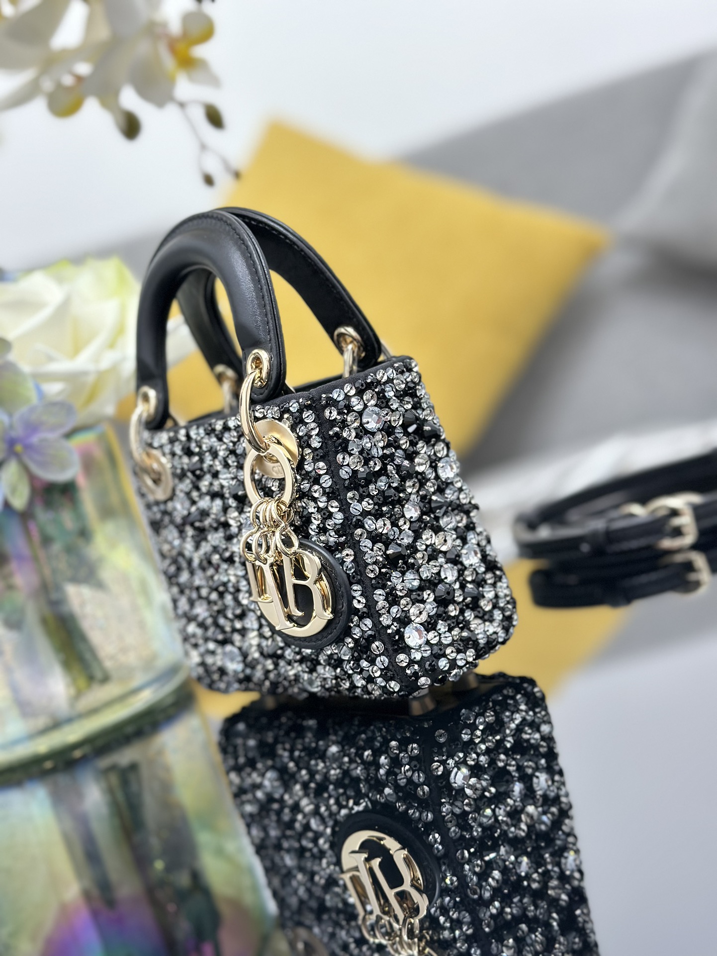 高仿Dior Lady Dior水鑽迷你手提包 黑色奢華晚宴斜背包| 13 高仿Dior Lady Dior水鑽迷你手提包 黑色奢華晚宴斜背包