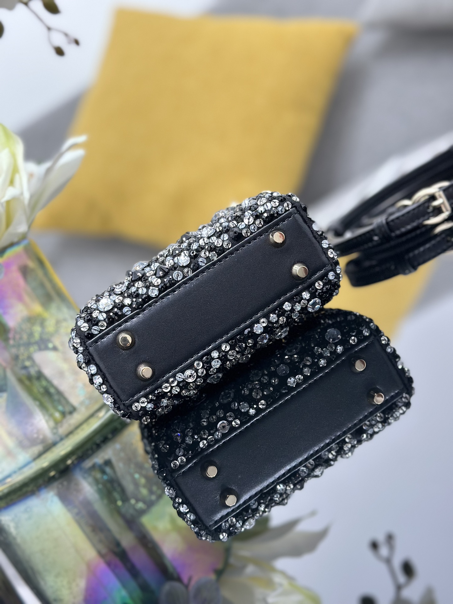 高仿Dior Lady Dior水鑽迷你手提包 黑色奢華晚宴斜背包| 12 高仿Dior Lady Dior水鑽迷你手提包 黑色奢華晚宴斜背包