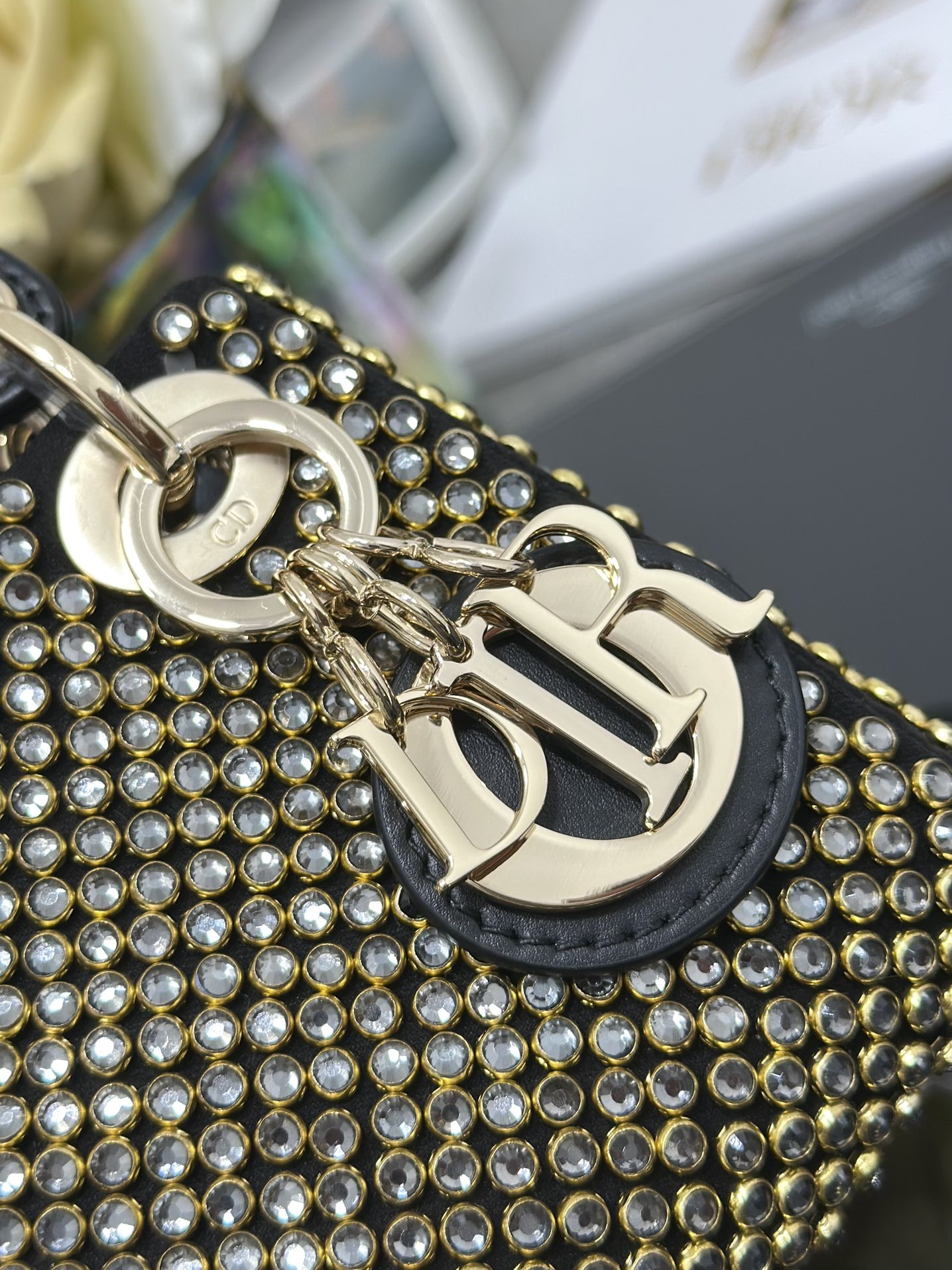 原單Dior Lady Dior金色鉚釘迷你包 晚宴風鏈條手提包| 10 原單Dior Lady Dior金色鉚釘迷你包 晚宴風鏈條手提包