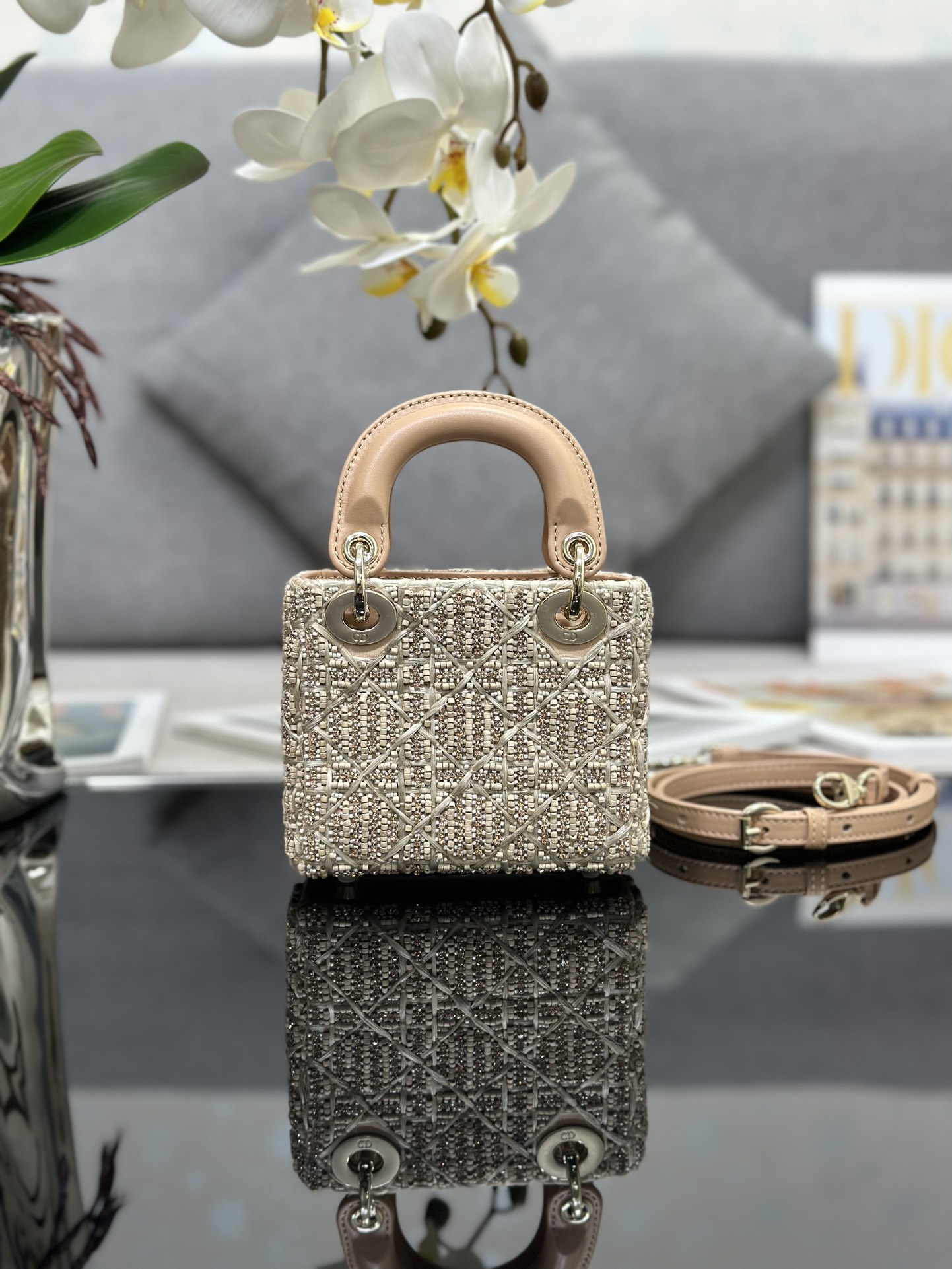 高仿Dior Lady Dior編織迷你包 杏色氣質手提斜背包| 14 高仿Dior Lady Dior編織迷你包 杏色氣質手提斜背包