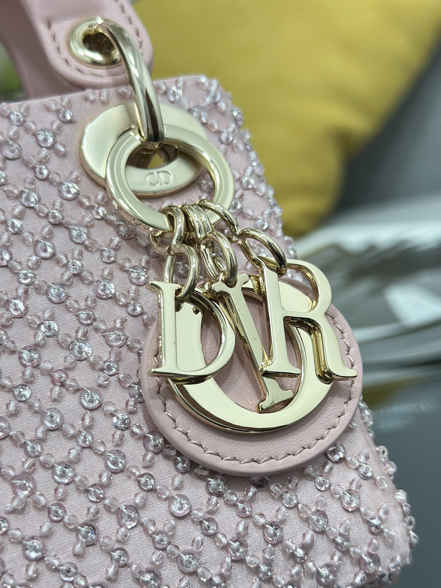 A貨Dior Lady Dior粉色鑽飾迷你包 甜美風精品手提包| 10 A貨Dior Lady Dior粉色鑽飾迷你包 甜美風精品手提包