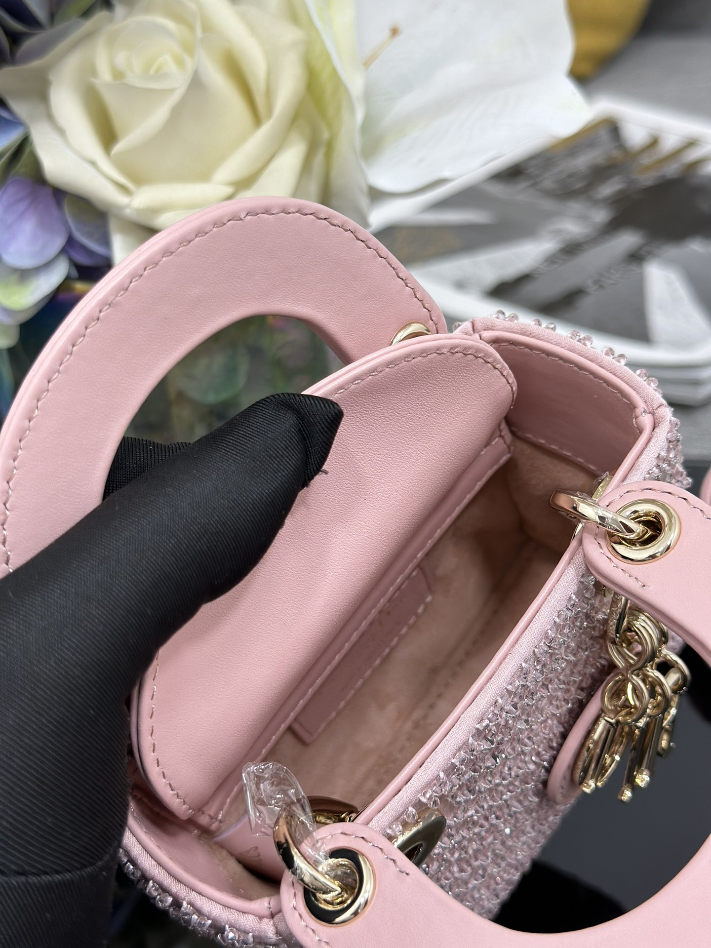 A貨Dior Lady Dior粉色鑽飾迷你包 甜美風精品手提包| 8 A貨Dior Lady Dior粉色鑽飾迷你包 甜美風精品手提包