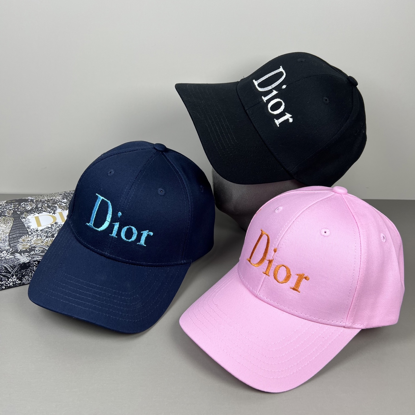 Dior A貨經典黑色刺繡Logo棒球帽男女同款鴨舌帽| 8 Dior A貨經典黑色刺繡Logo棒球帽男女同款鴨舌帽