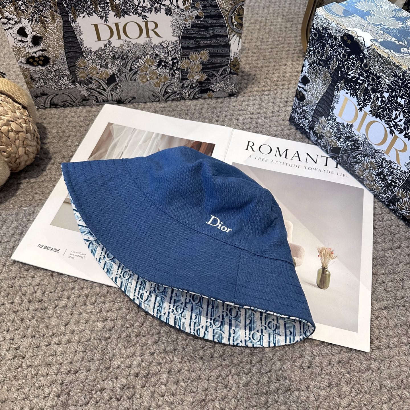 A貨Dior藍色刺繡漁夫帽 精品休閒遮陽帽| 12 A貨Dior藍色刺繡漁夫帽 精品休閒遮陽帽