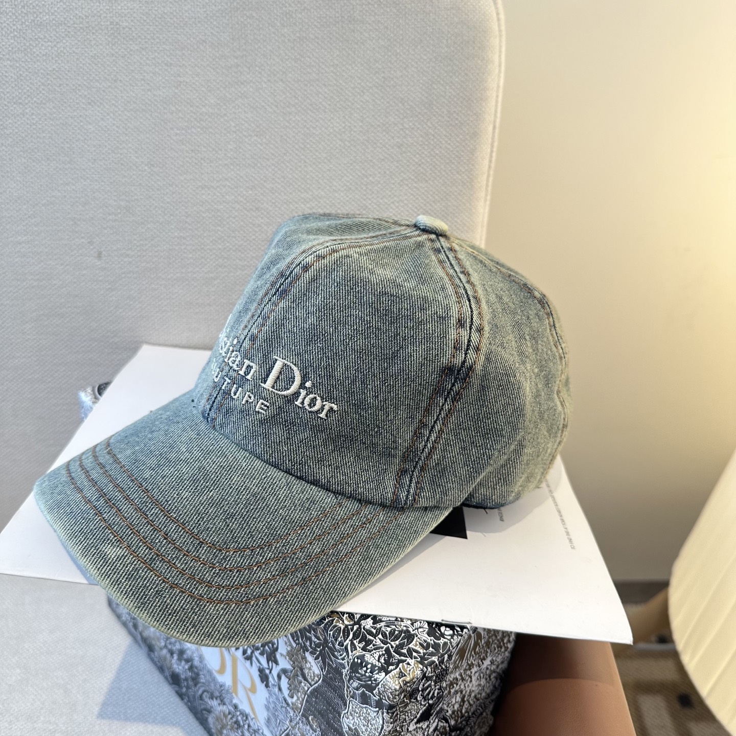 Dior原單淺色牛仔刺繡帽 時尚休閒鴨舌帽| 13 Dior原單淺色牛仔刺繡帽 時尚休閒鴨舌帽