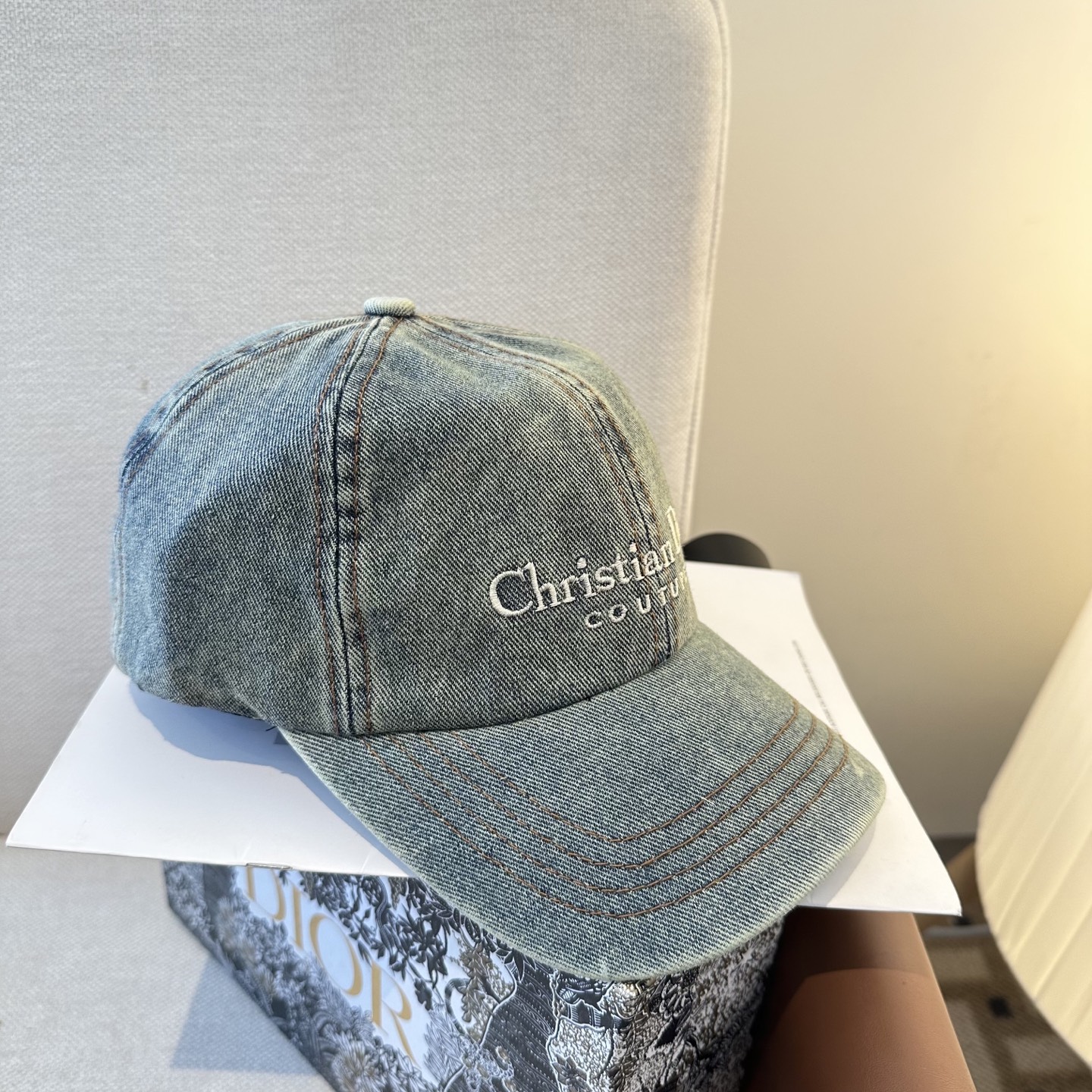 Dior原單淺色牛仔刺繡帽 時尚休閒鴨舌帽| 12 Dior原單淺色牛仔刺繡帽 時尚休閒鴨舌帽