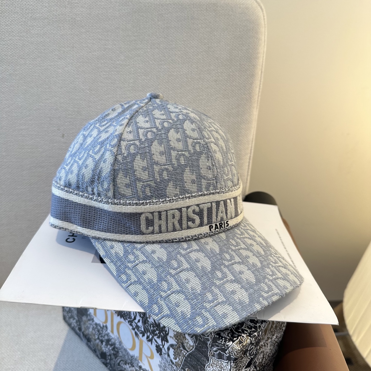 Dior高仿淺藍Oblique老花棒球帽 精品刺繡鴨舌帽| 12 Dior高仿淺藍Oblique老花棒球帽 精品刺繡鴨舌帽