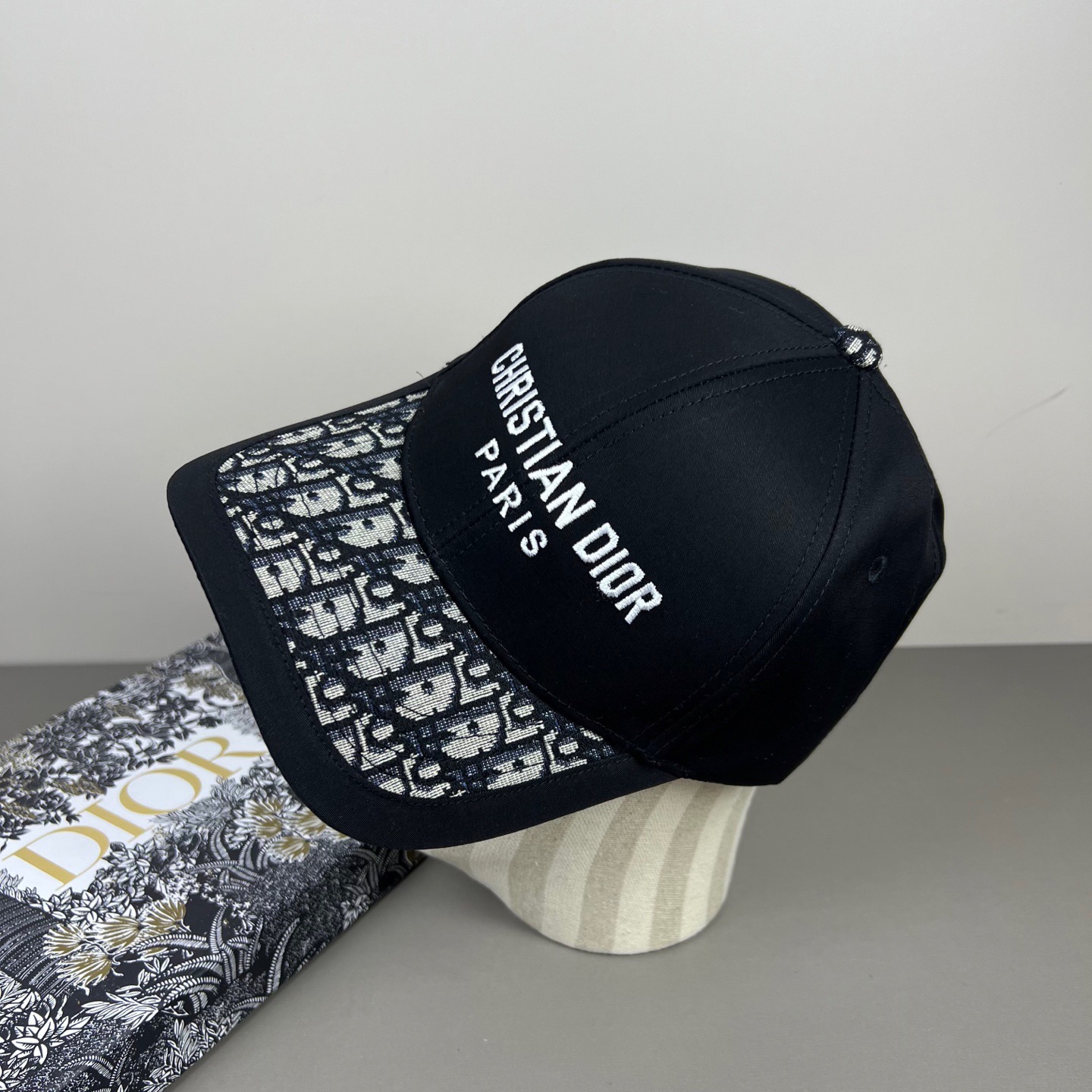Dior高仿黑色Oblique老花棒球帽 Christian Dior Paris刺繡款| 10 Dior高仿黑色Oblique老花棒球帽 Christian Dior Paris刺繡款