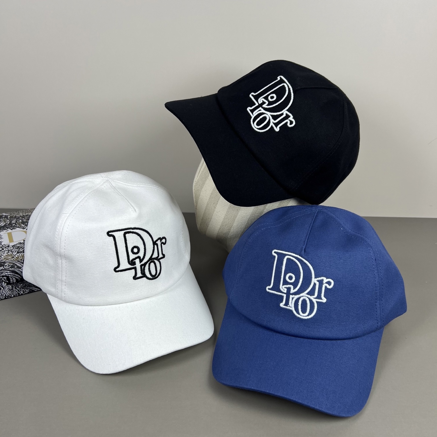 Dior高仿藍色刺繡棒球帽男女休閒遮陽帽| 8 Dior高仿藍色刺繡棒球帽男女休閒遮陽帽