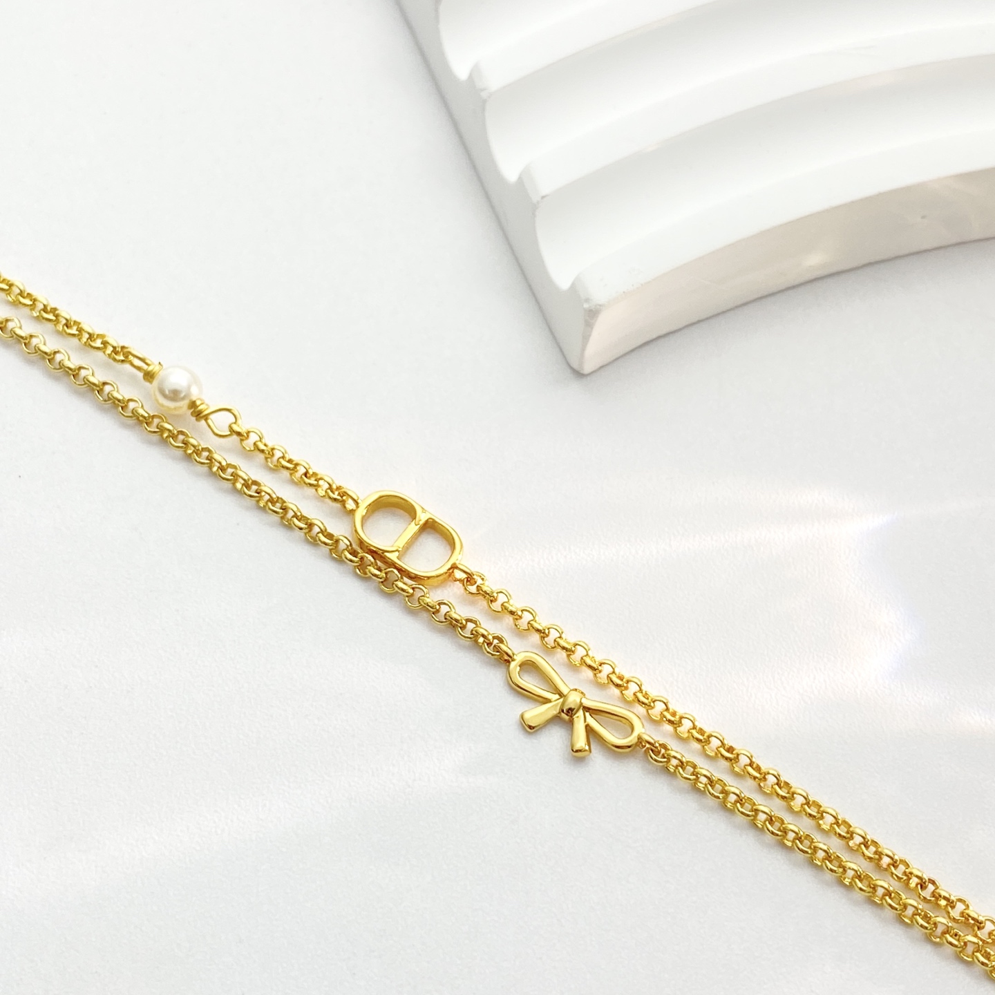Dior高仿CD蝴蝶結雙層手鍊輕奢氣質女款飾品| 10 Dior高仿CD蝴蝶結雙層手鍊輕奢氣質女款飾品