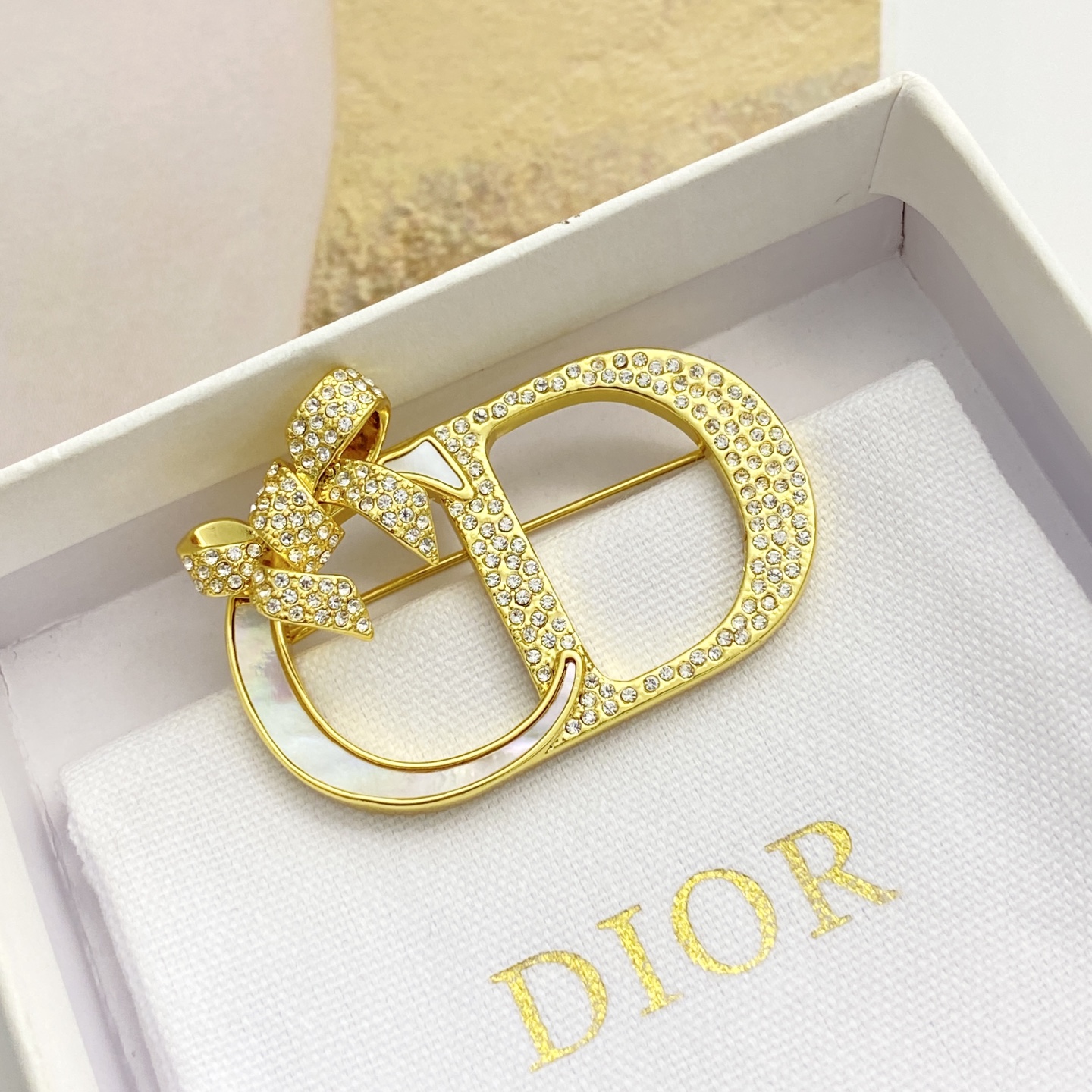 DiorA貨CD蝴蝶結滿鑽胸針高級氣質飾品女款| 13 DiorA貨CD蝴蝶結滿鑽胸針高級氣質飾品女款