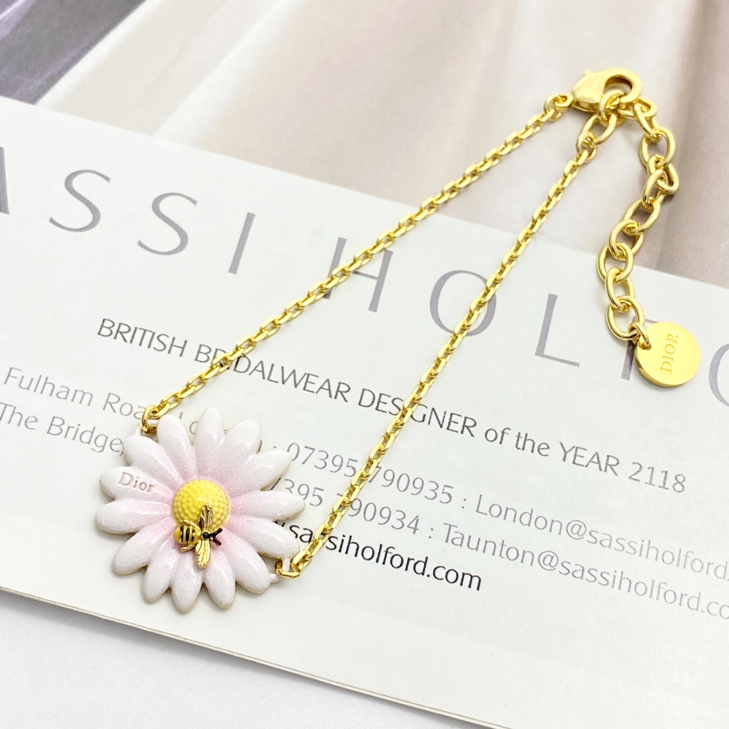 Dior原單小雛菊蜜蜂手鍊甜美輕奢精品飾品女款| 12 Dior原單小雛菊蜜蜂手鍊甜美輕奢精品飾品女款