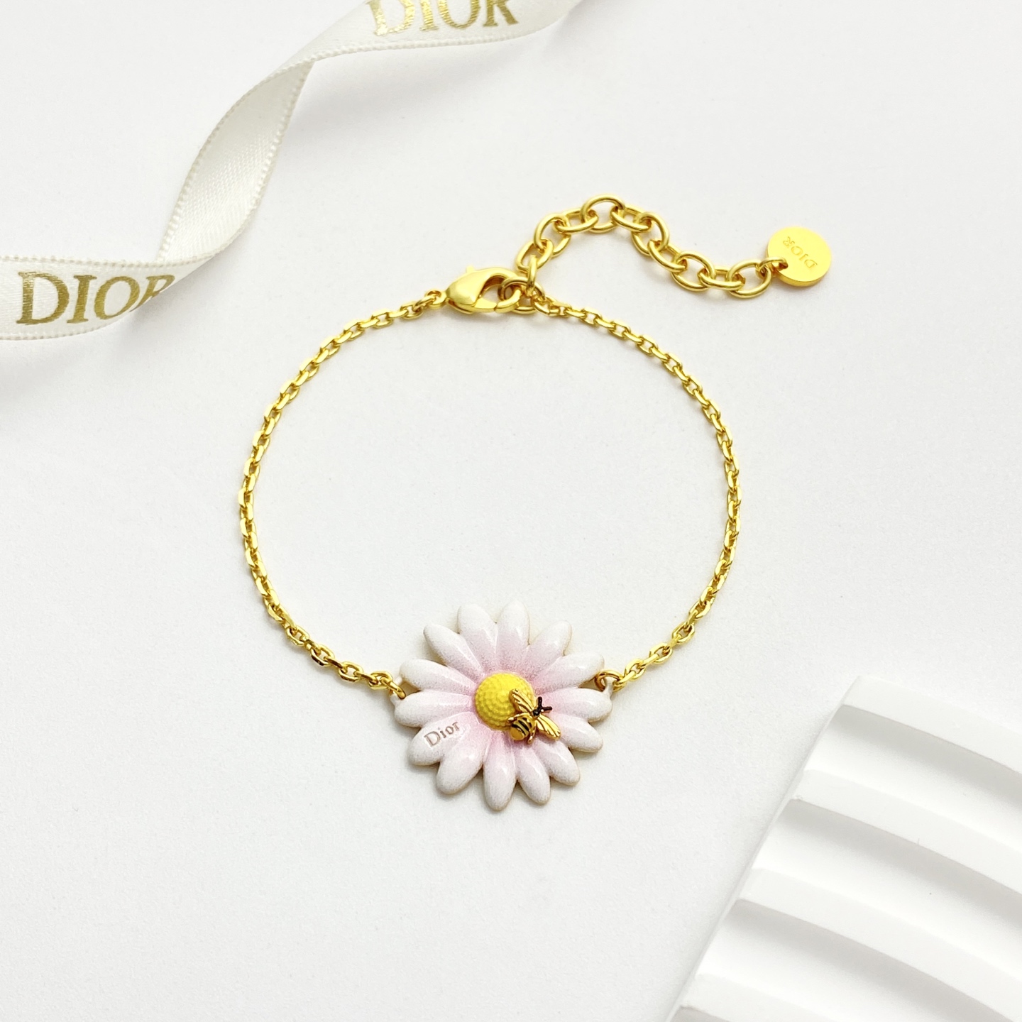 Dior原單小雛菊蜜蜂手鍊甜美輕奢精品飾品女款| 11 Dior原單小雛菊蜜蜂手鍊甜美輕奢精品飾品女款