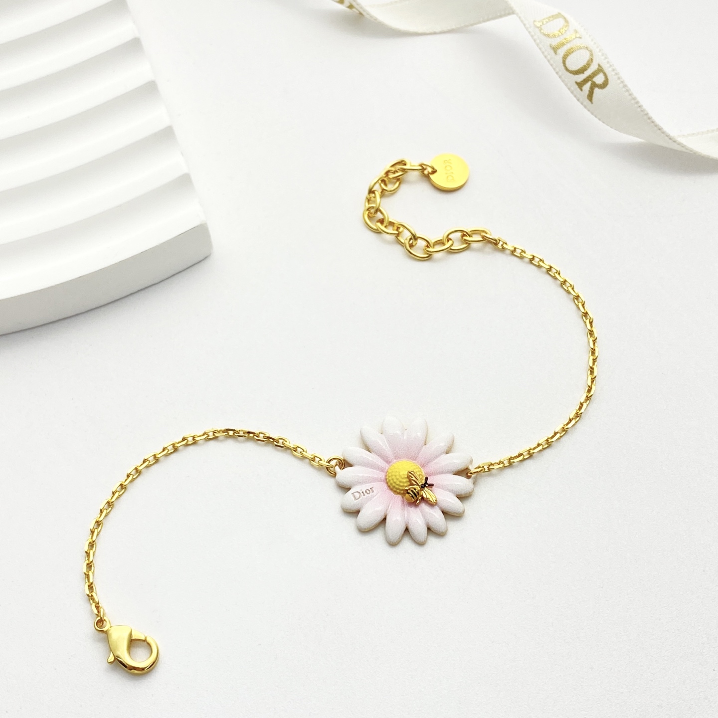 Dior原單小雛菊蜜蜂手鍊甜美輕奢精品飾品女款| 9 Dior原單小雛菊蜜蜂手鍊甜美輕奢精品飾品女款