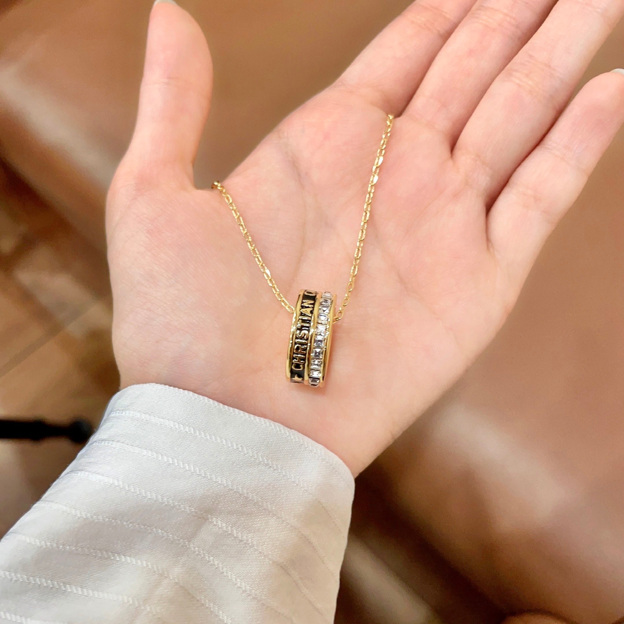 高仿Dior雙環滿鑽項鍊 女士高級感鎖骨鏈時尚飾品| 12 高仿Dior雙環滿鑽項鍊 女士高級感鎖骨鏈時尚飾品