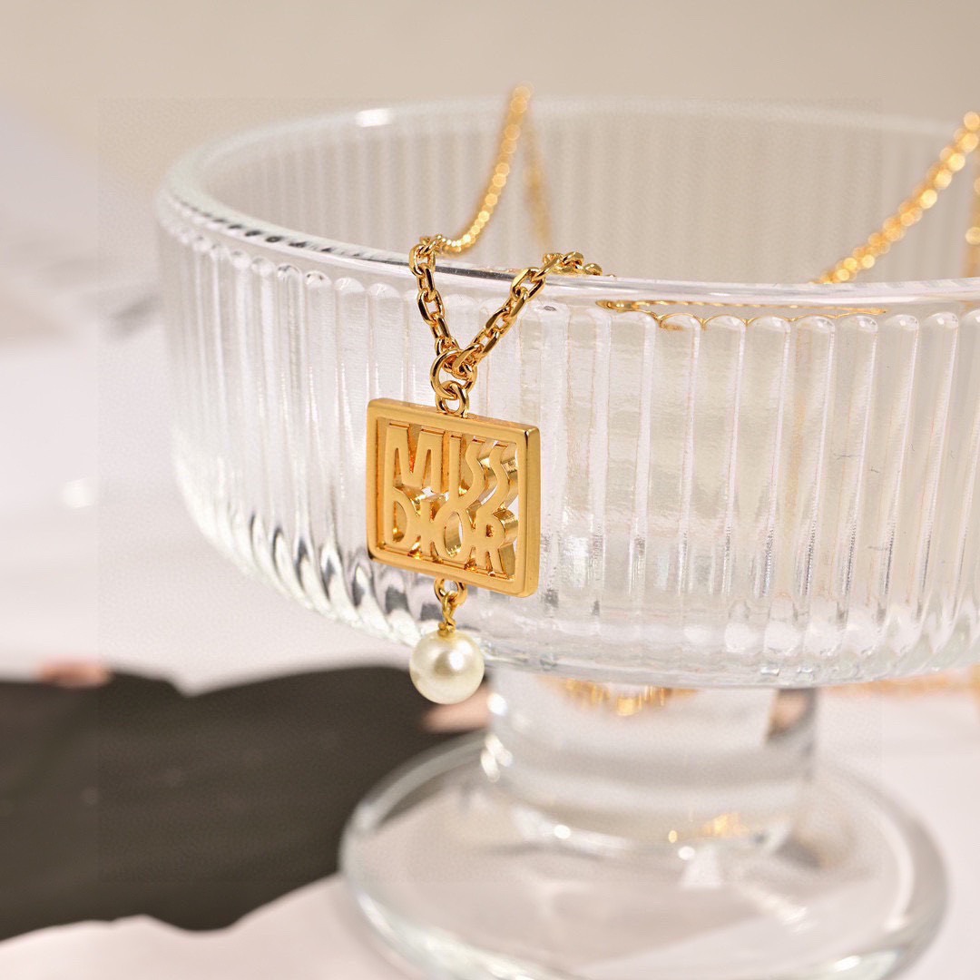高仿Dior MISS DIOR珍珠吊墜項鍊女款鎖骨鏈| 10 高仿Dior MISS DIOR珍珠吊墜項鍊女款鎖骨鏈