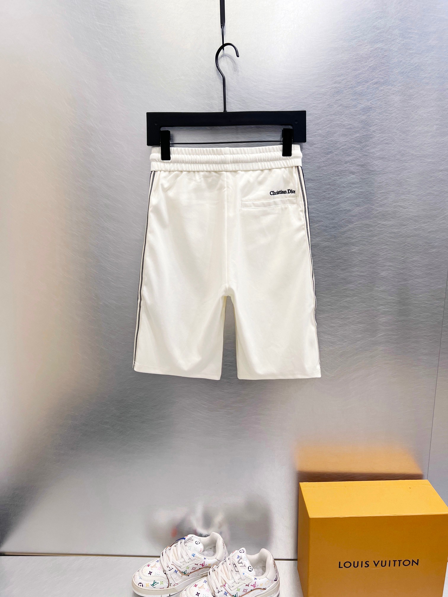 Dior高仿白色CD刺繡運動短褲男士休閒五分褲| 11 Dior高仿白色CD刺繡運動短褲男士休閒五分褲