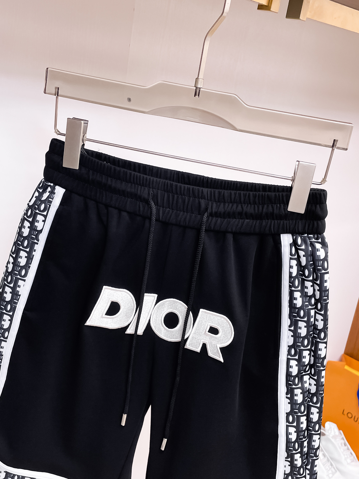 Dior原單拼色刺繡運動休閒短褲男士百搭五分褲| 13 Dior原單拼色刺繡運動休閒短褲男士百搭五分褲