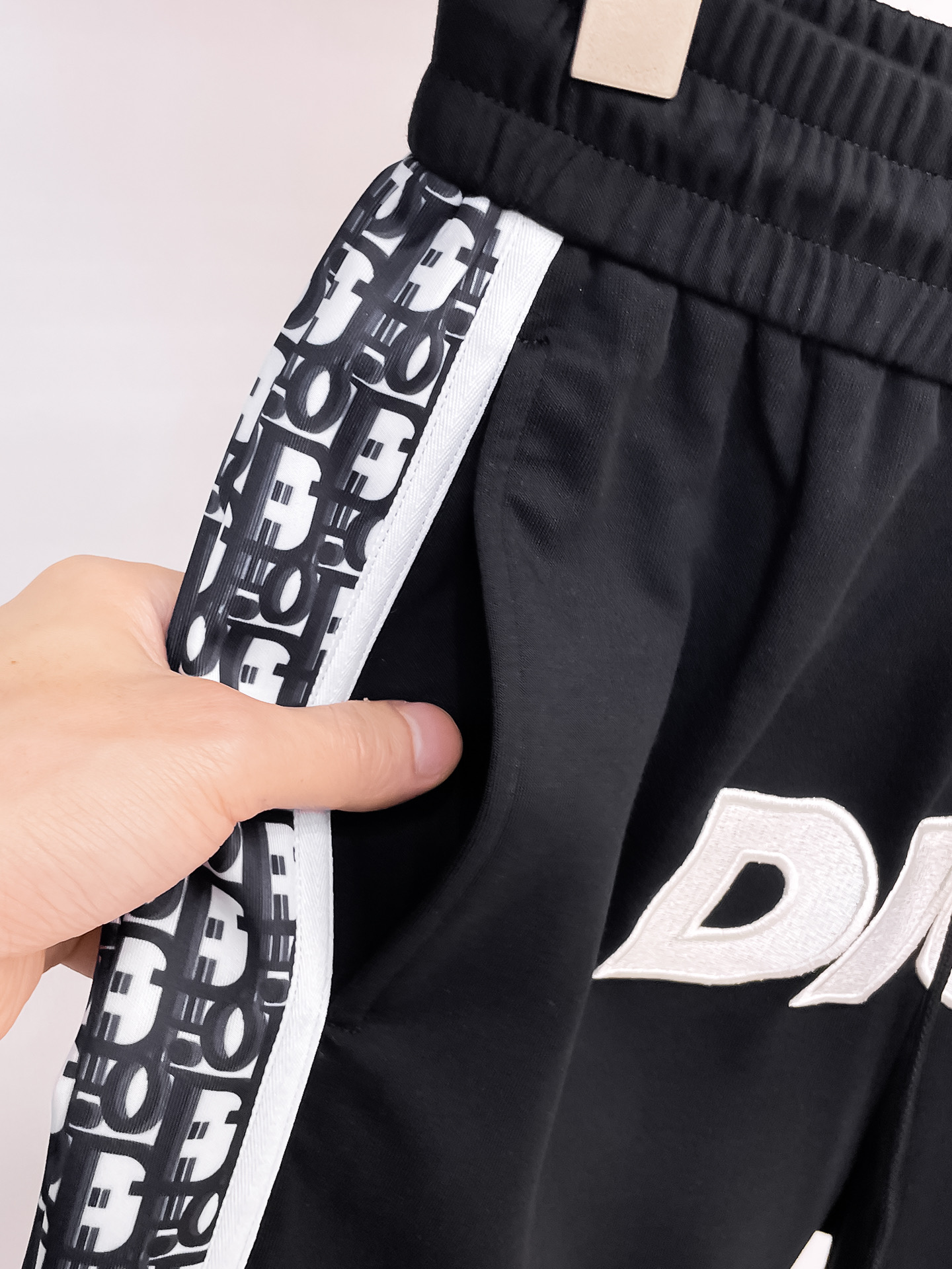 Dior原單拼色刺繡運動休閒短褲男士百搭五分褲| 10 Dior原單拼色刺繡運動休閒短褲男士百搭五分褲
