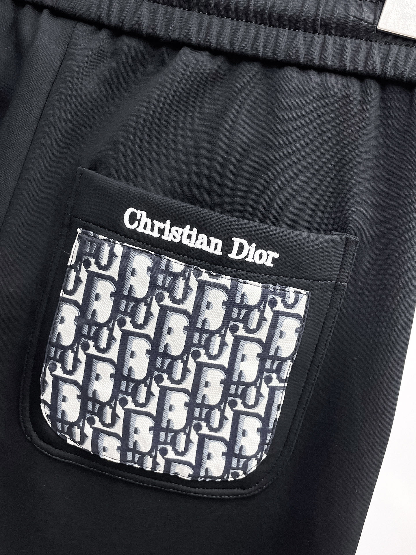 一比一 Dior1947刺繡運動長褲精品黑色休閒直筒褲| 16 一比一 Dior1947刺繡運動長褲精品黑色休閒直筒褲
