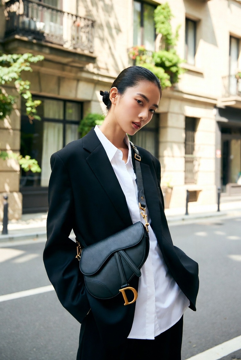 高仿迪奧Saddle Bag馬鞍包特集｜辨識度造型與穿搭體驗、一比一原單工藝深度品質研究