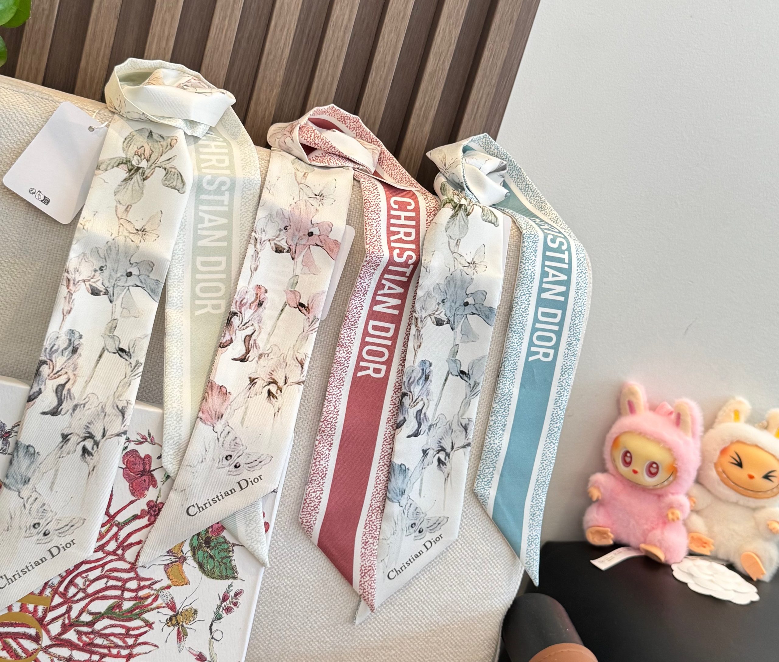 Dior高仿薄荷綠花卉絲巾雙面緞帶髮帶款| 14 Dior高仿薄荷綠花卉絲巾雙面緞帶髮帶款