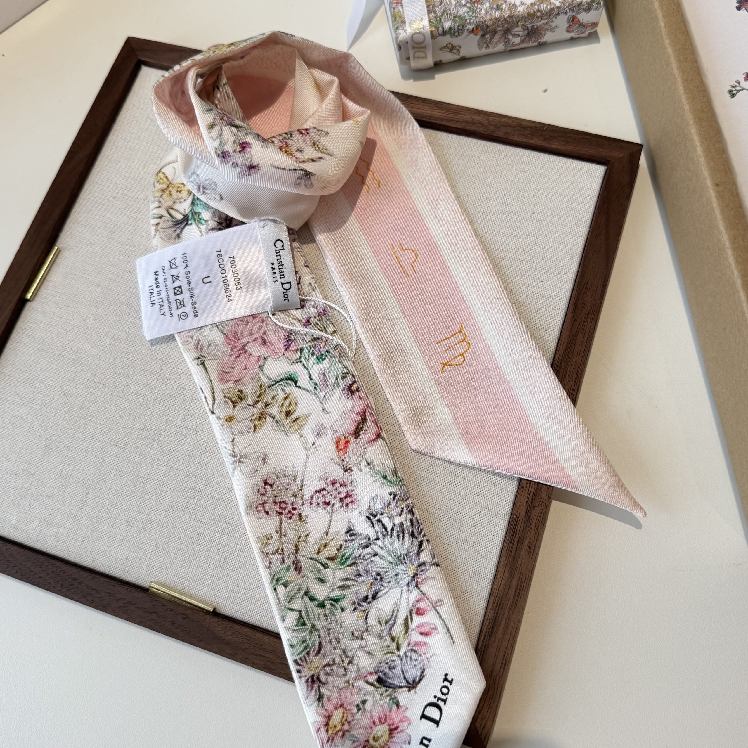 Dior一比一粉綠花卉刺繡風雙面小絲巾飄帶| 9 Dior一比一粉綠花卉刺繡風雙面小絲巾飄帶