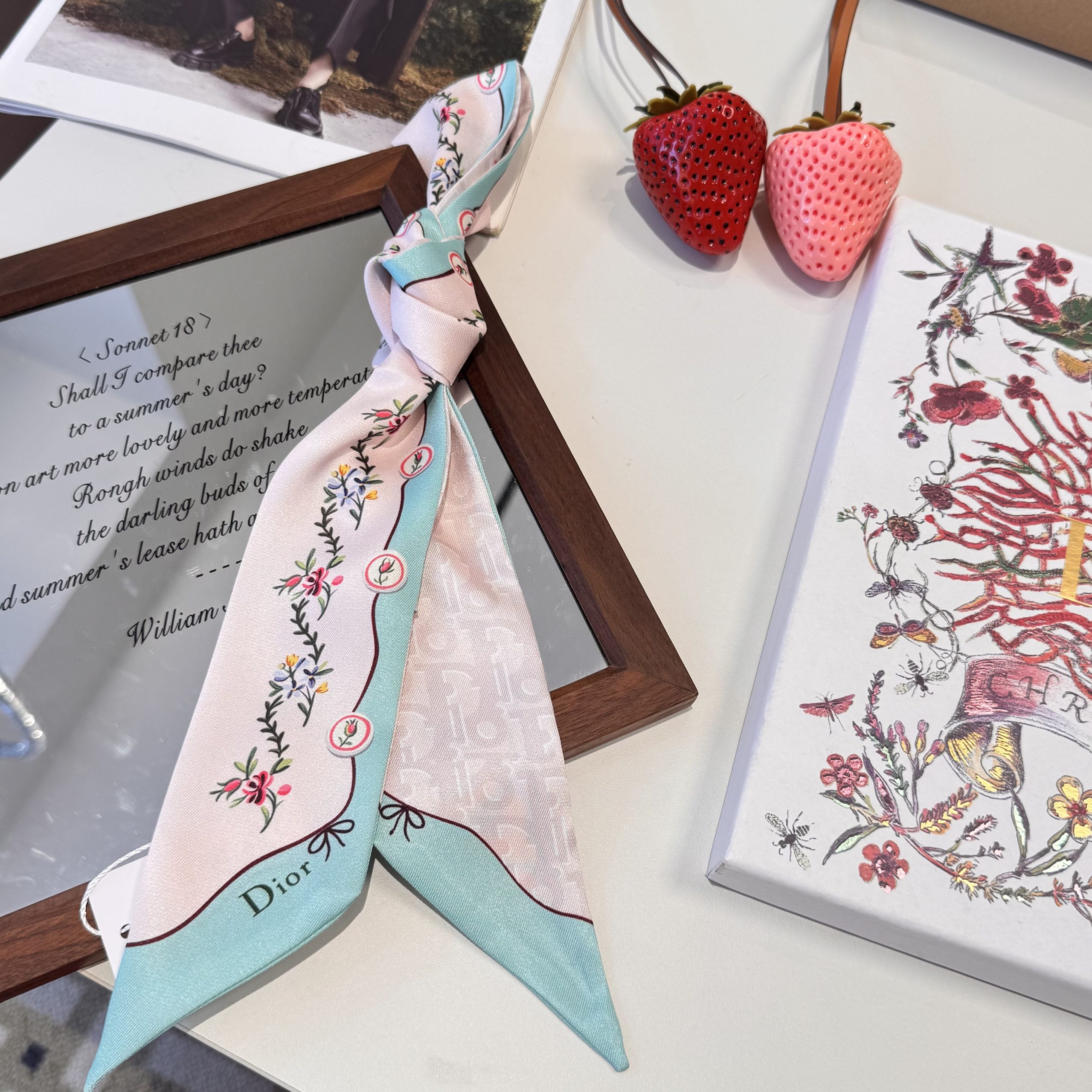 Dior高仿薄荷綠花卉刺繡絲巾法式雙面緞帶| 8 Dior高仿薄荷綠花卉刺繡絲巾法式雙面緞帶