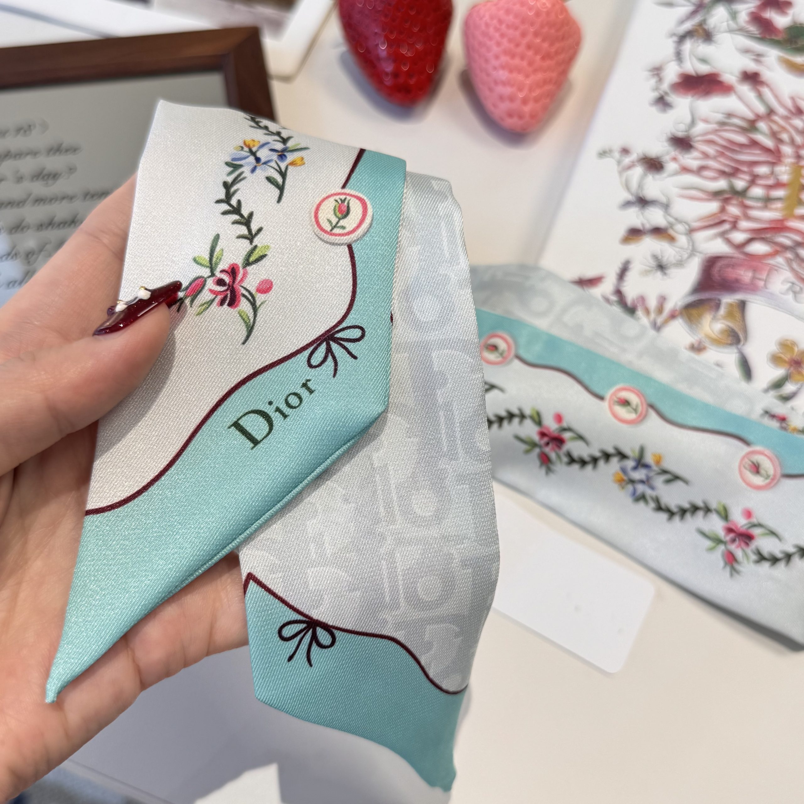 Dior原單薄荷綠刺繡花卉絲巾雙面小飄帶| 8 Dior原單薄荷綠刺繡花卉絲巾雙面小飄帶