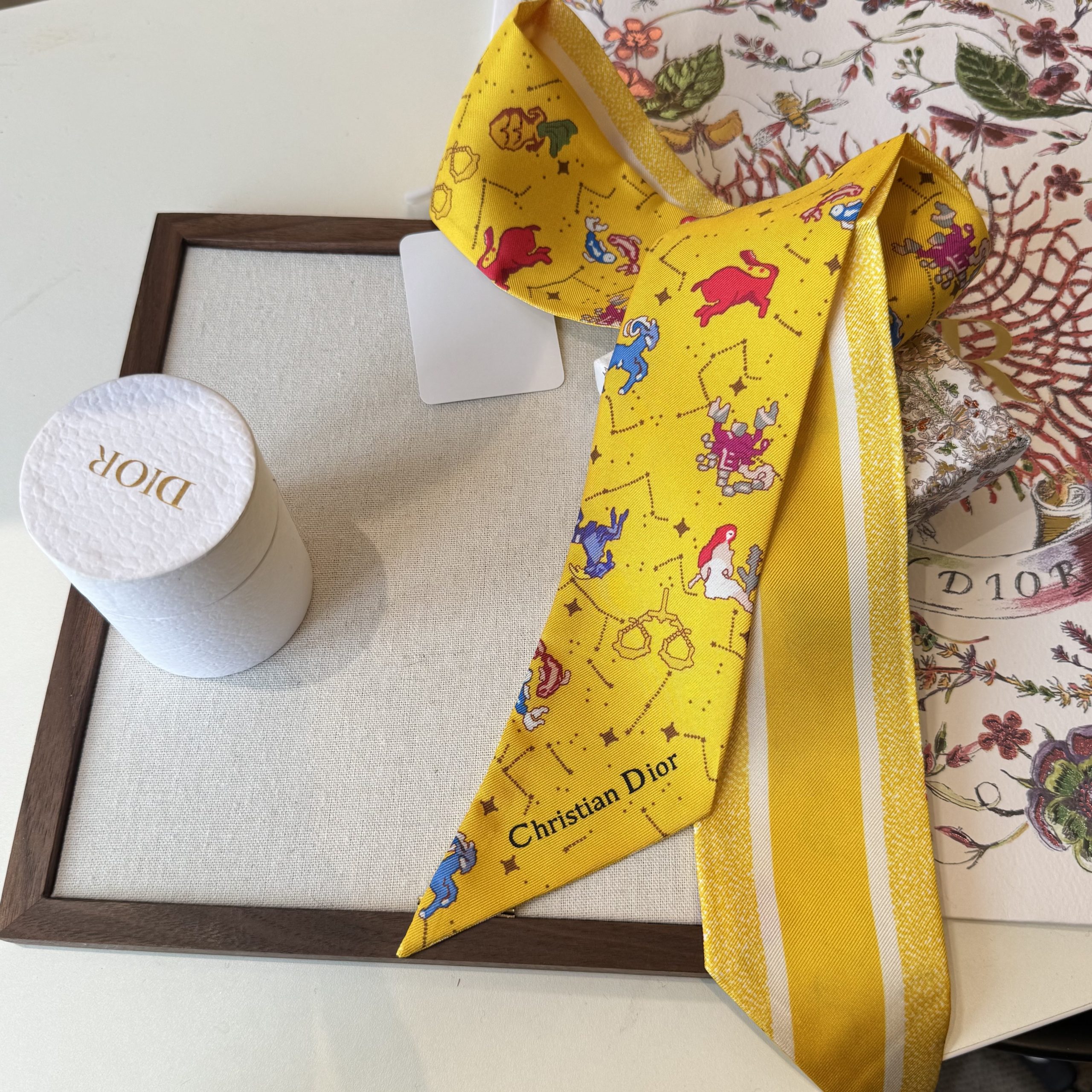 Dior原單星座印花絲巾髮帶 黃色雙面窄版綁包飄帶| 9 Dior原單星座印花絲巾髮帶 黃色雙面窄版綁包飄帶