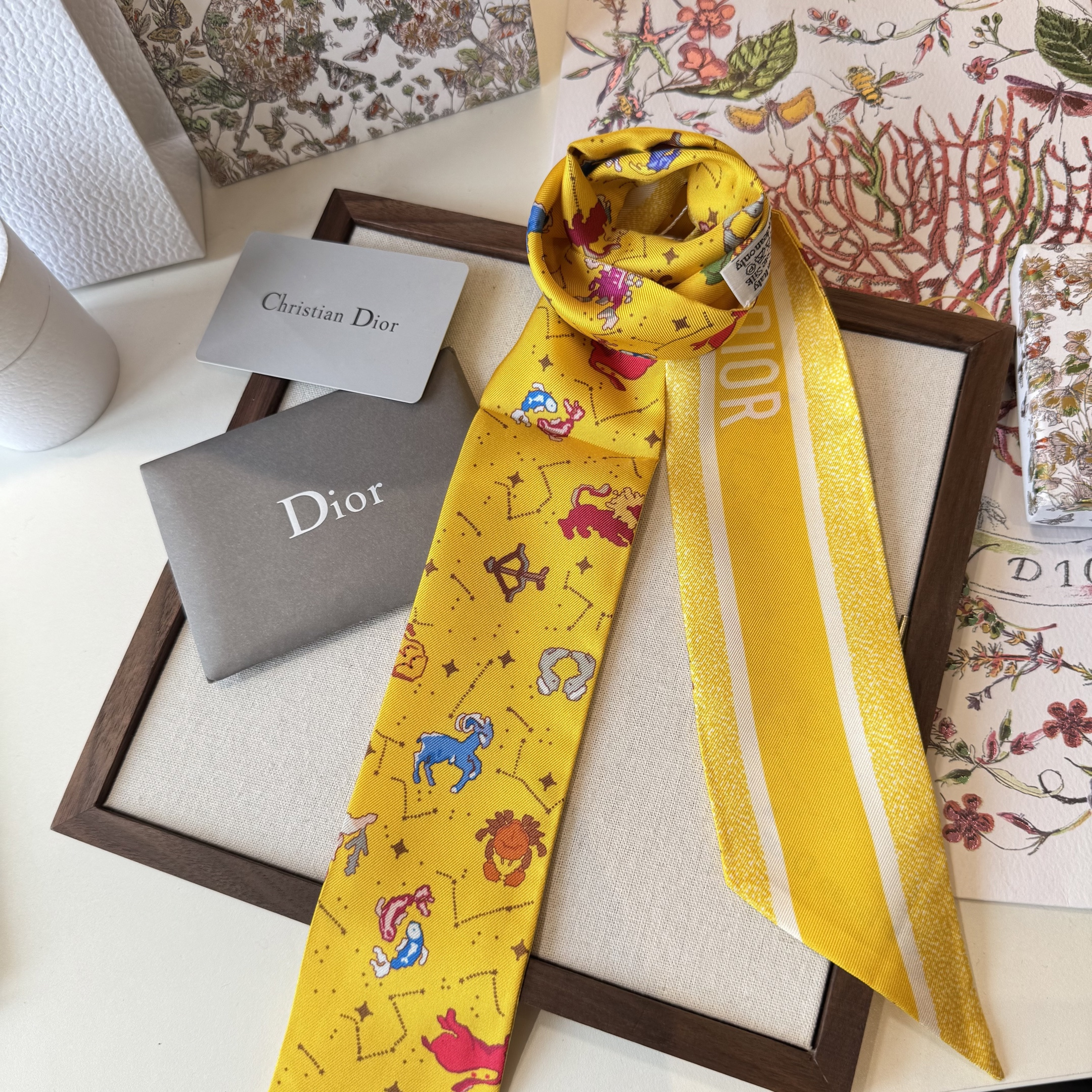 Dior原單星座印花絲巾髮帶 黃色雙面窄版綁包飄帶| 7 Dior原單星座印花絲巾髮帶 黃色雙面窄版綁包飄帶