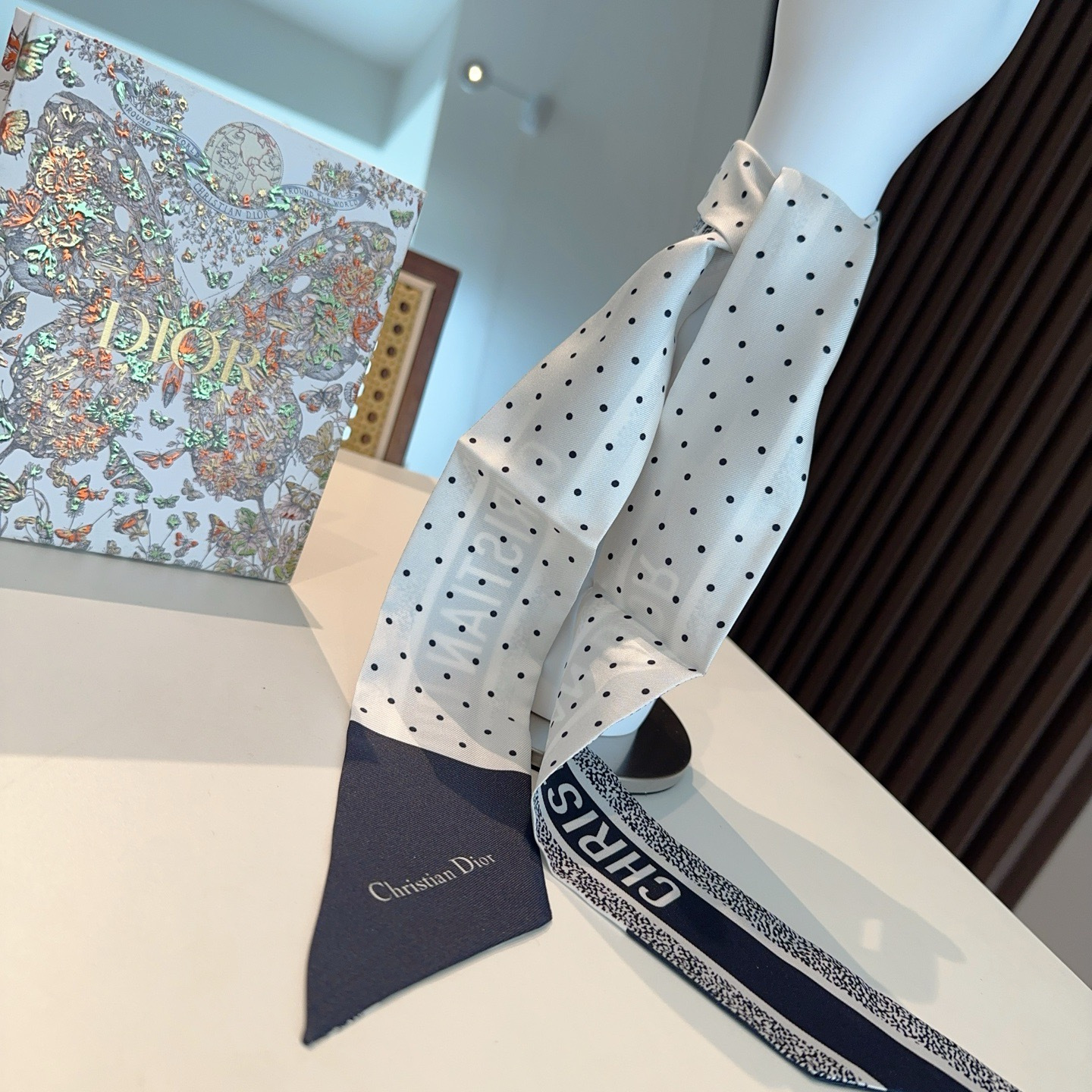 Dior高仿波點雙面絲巾髮帶 黑白撞色法式精品飄帶| 7 Dior高仿波點雙面絲巾髮帶 黑白撞色法式精品飄帶